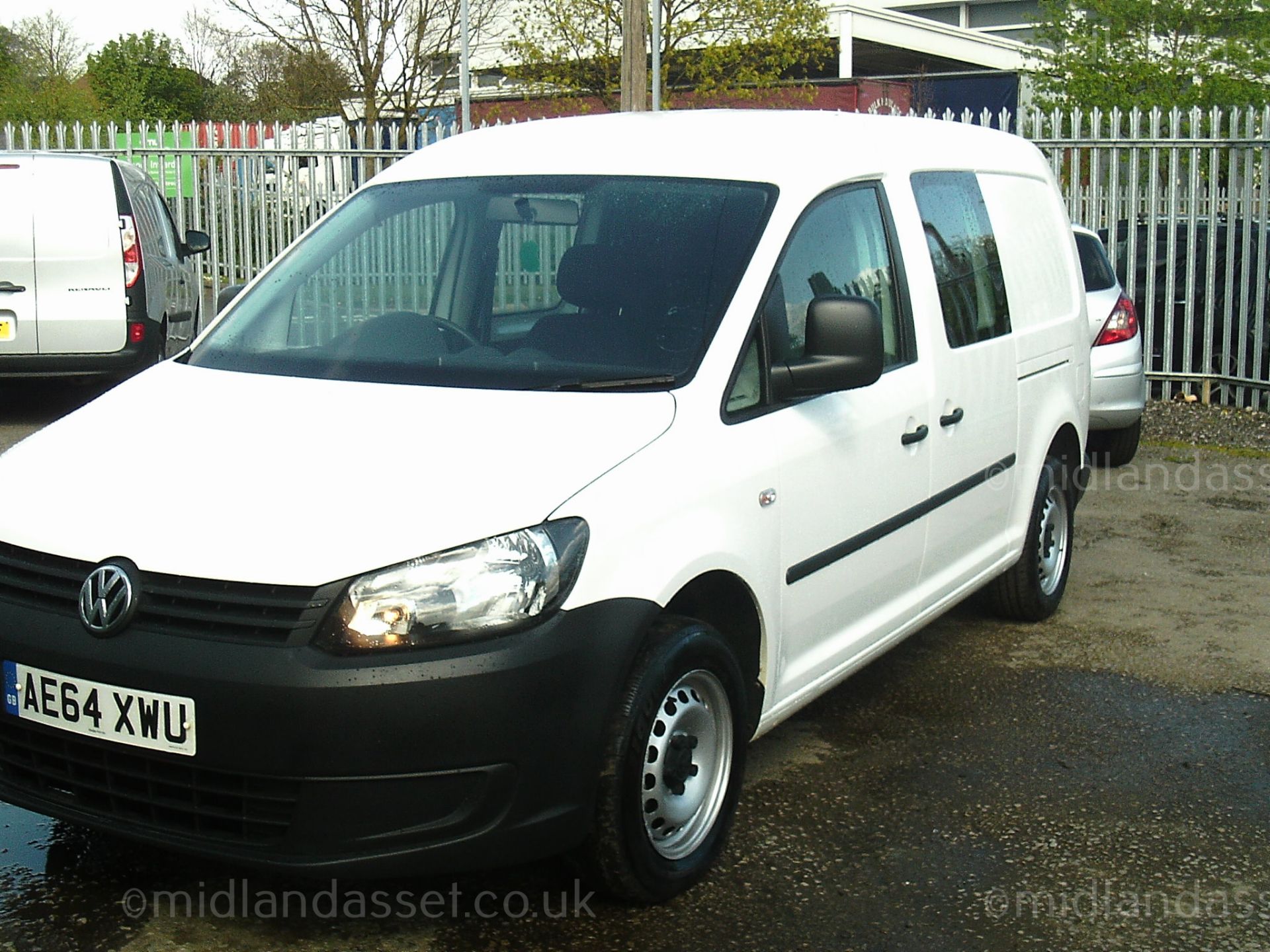 NL - 2014/64 REG VOLKSWAGEN CADDY MAXI C20 KOMBI TDI ONE OWNER   DATE OF REGISTRATION: 18th - Image 5 of 20