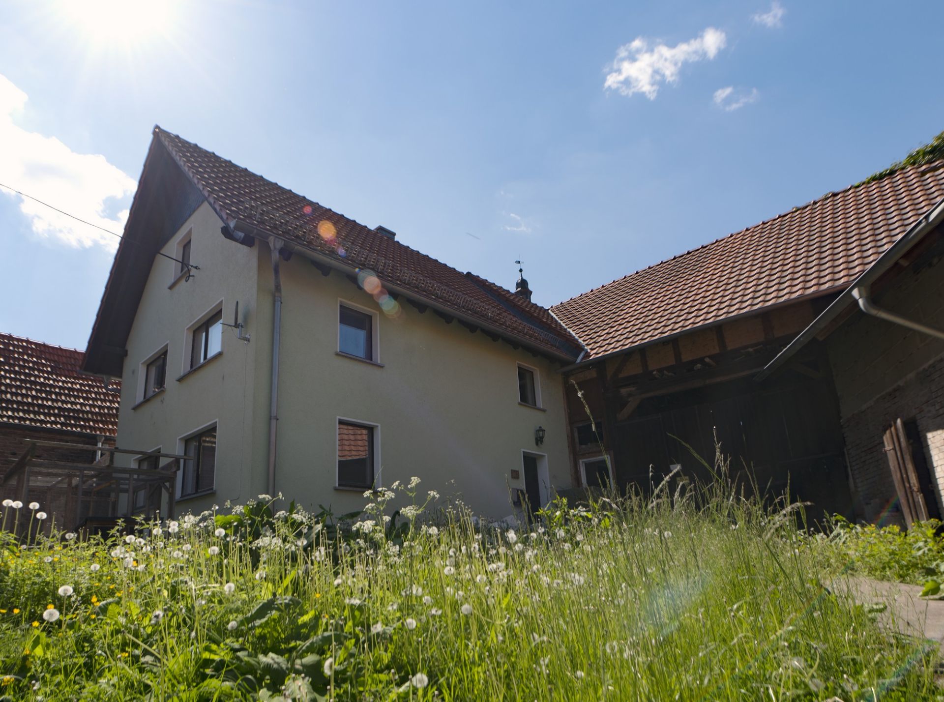 LARGE HOUSE AND SECLUDED GARDEN IN VOLKERODE, GERMANY GERMAN PROPERTY FOR SALE - Image 2 of 33