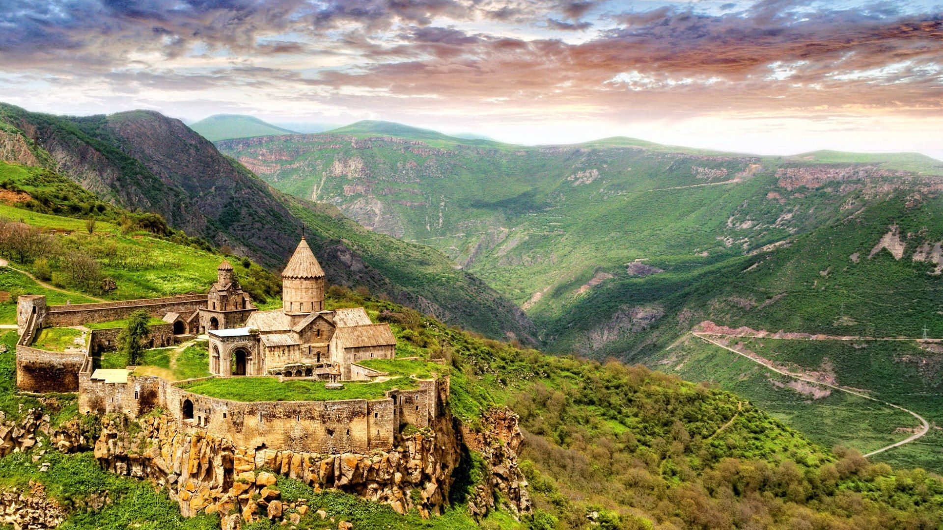 Five Room Stone Home, near lake Sevan, Armenia - Image 29 of 36