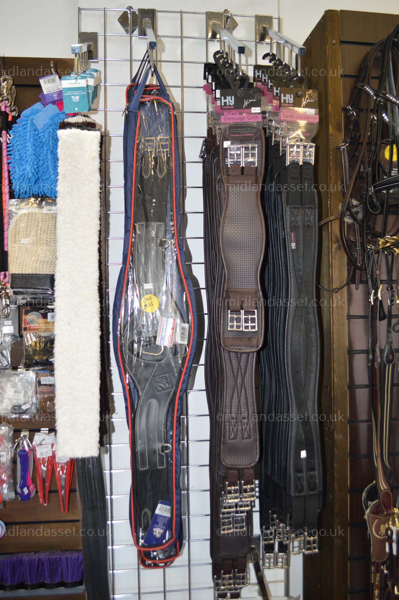 ENTIRE CONTENTS OF AN EQUESTRIAN SHOP - Image 35 of 66