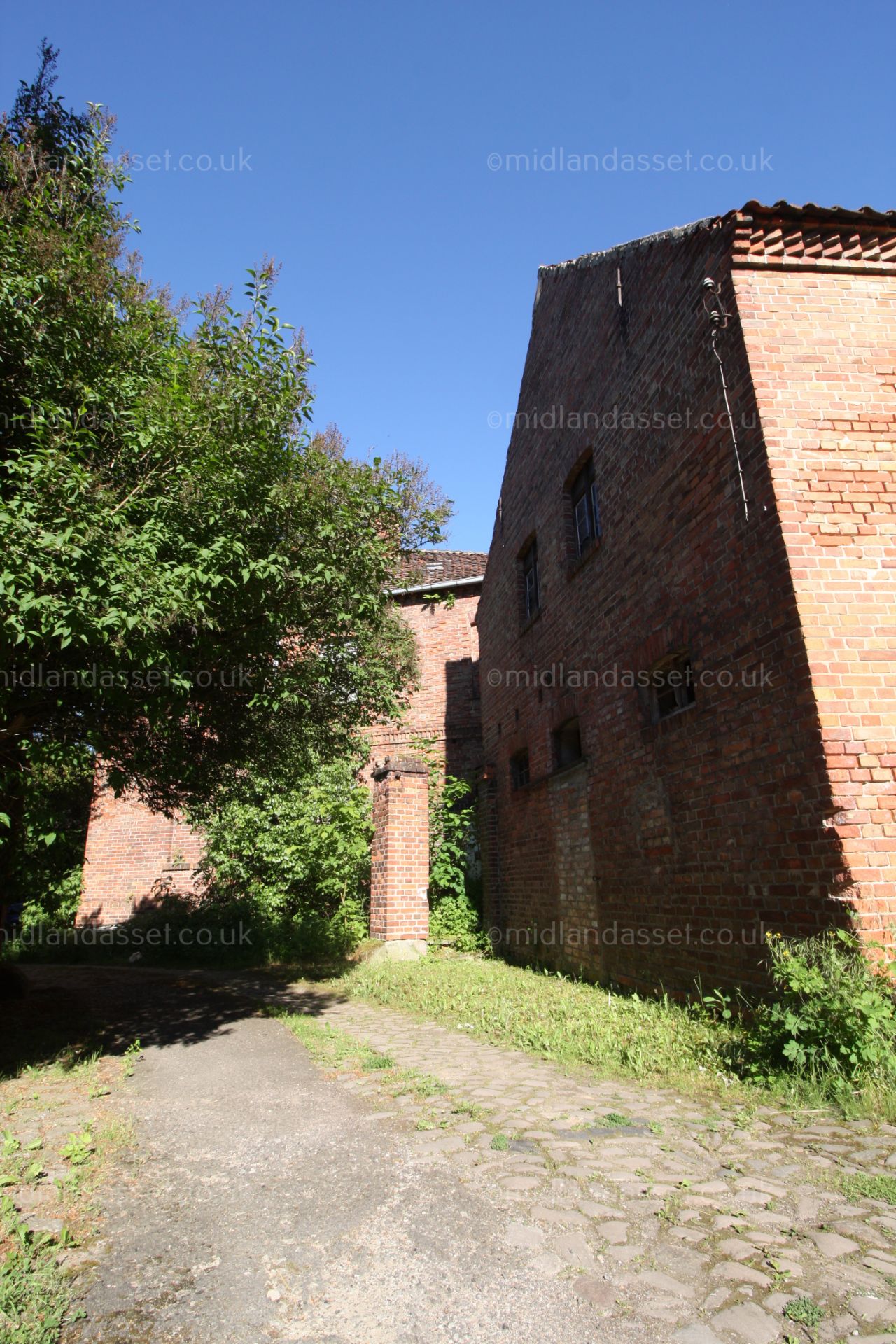 3 GERMAN PROPERTIES - ONE HOUR FROM HANNOVER - Image 14 of 24