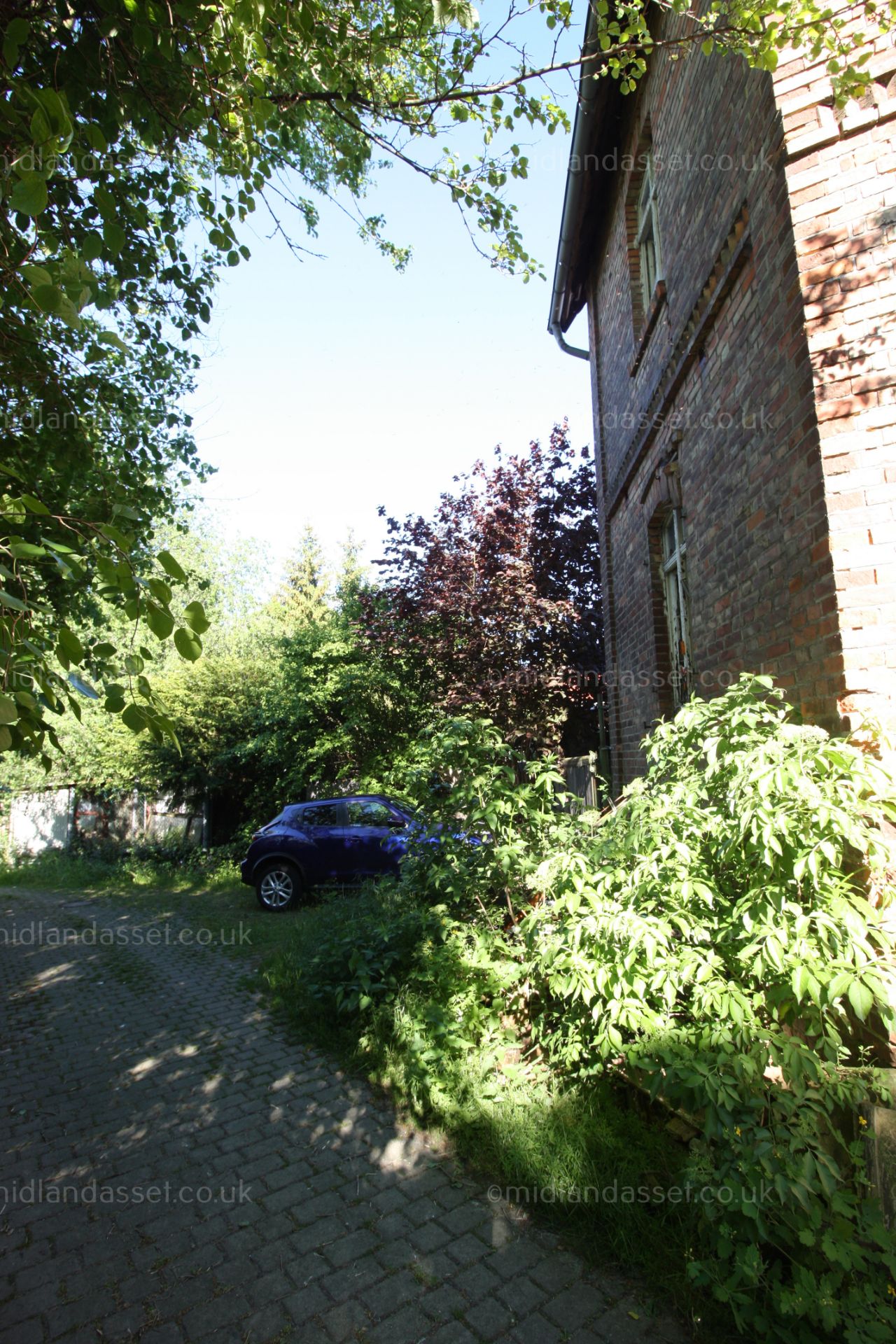 3 GERMAN PROPERTIES - ONE HOUR FROM HANNOVER - Image 5 of 24