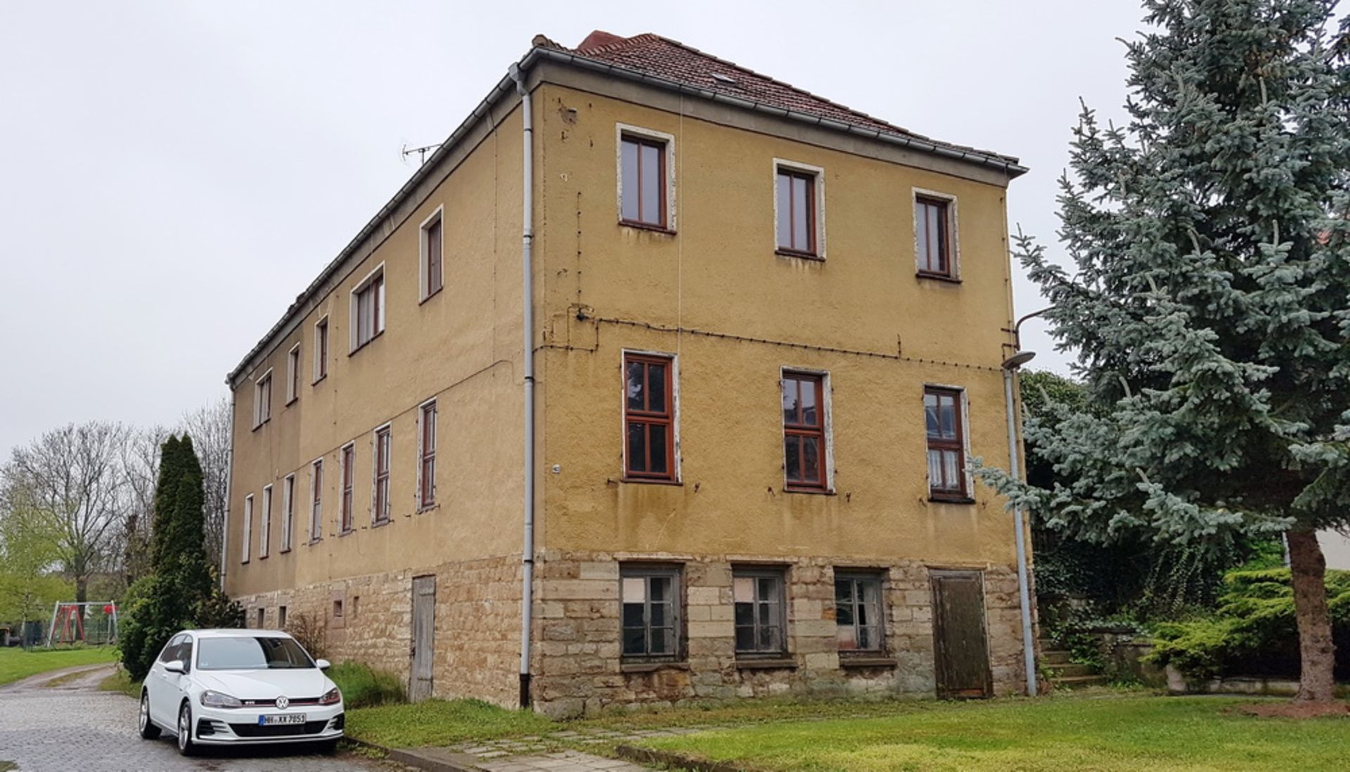 LARGE HOUSING BLOCK IN HORNSOMMEM, GERMANY - READY TO MOVE INTO - Image 21 of 91