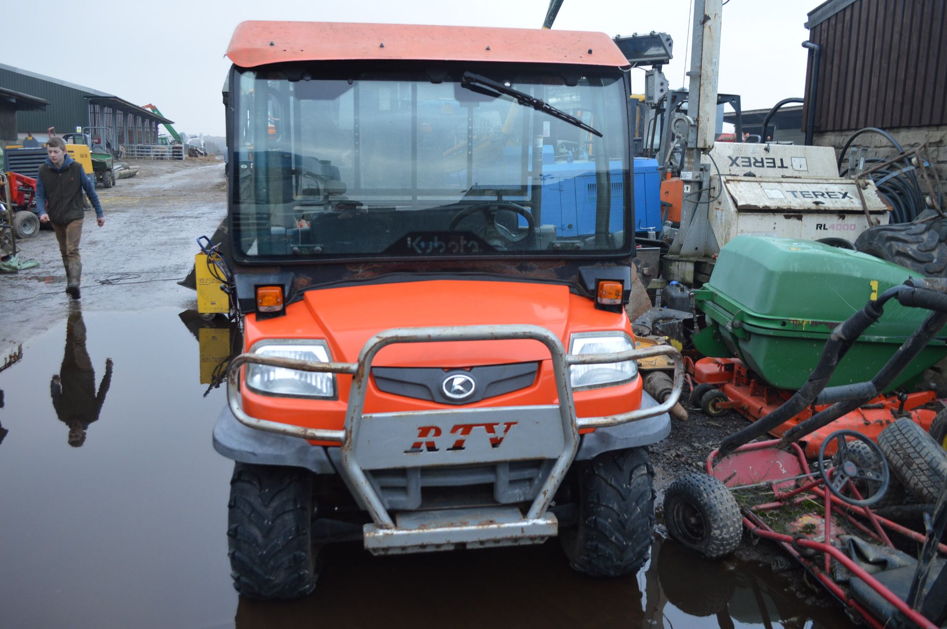 DS - 55 REG KUBOTA RTV900 4X4 DIESEL *PLUS VAT*   SWL: 400KG OR 4 PERSONNEL PULL CAPACITY: 6.5T OR 4 - Image 2 of 10