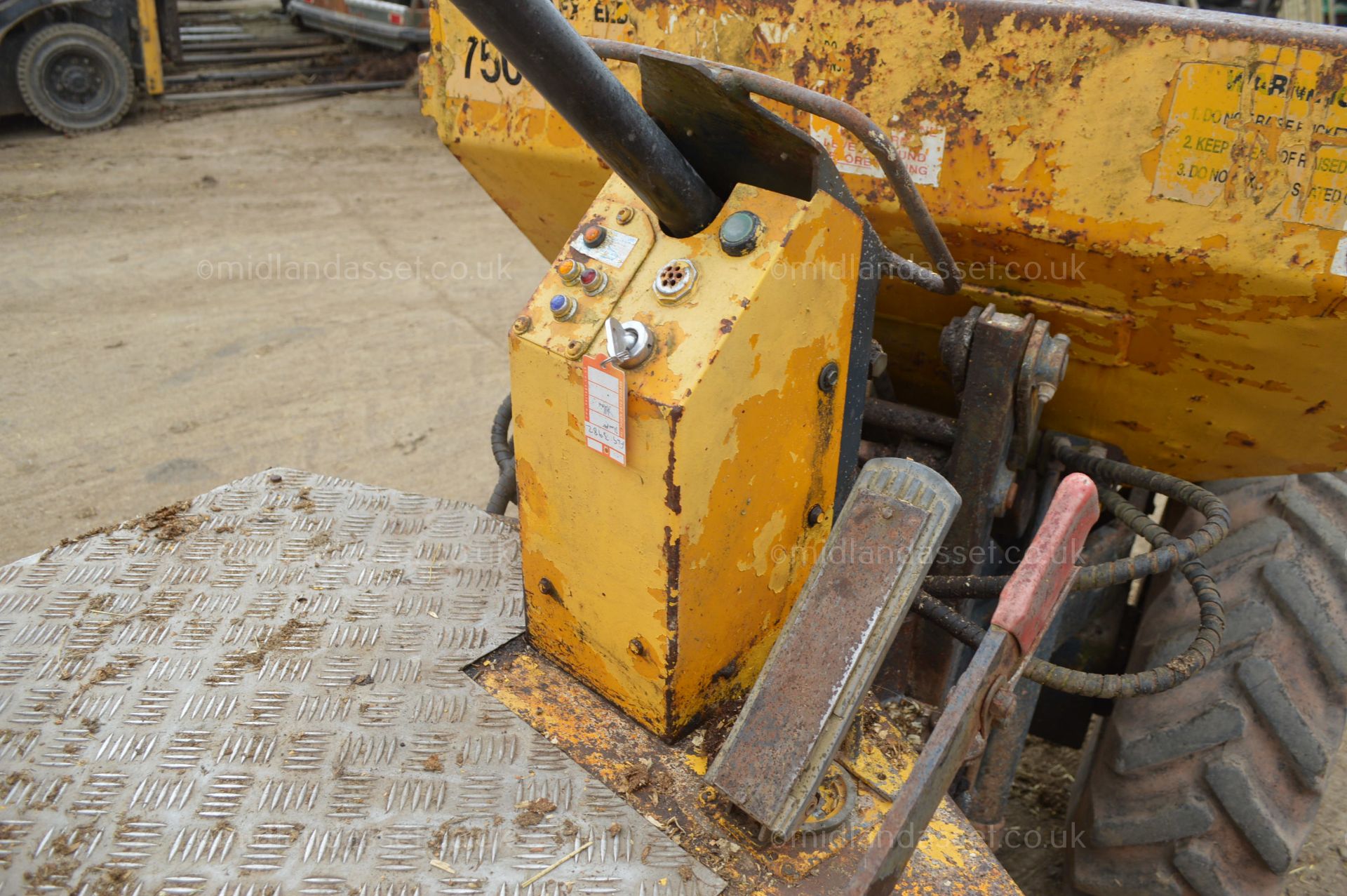 LIFTON 750kg HIGH TIP DUMPER - Image 6 of 9