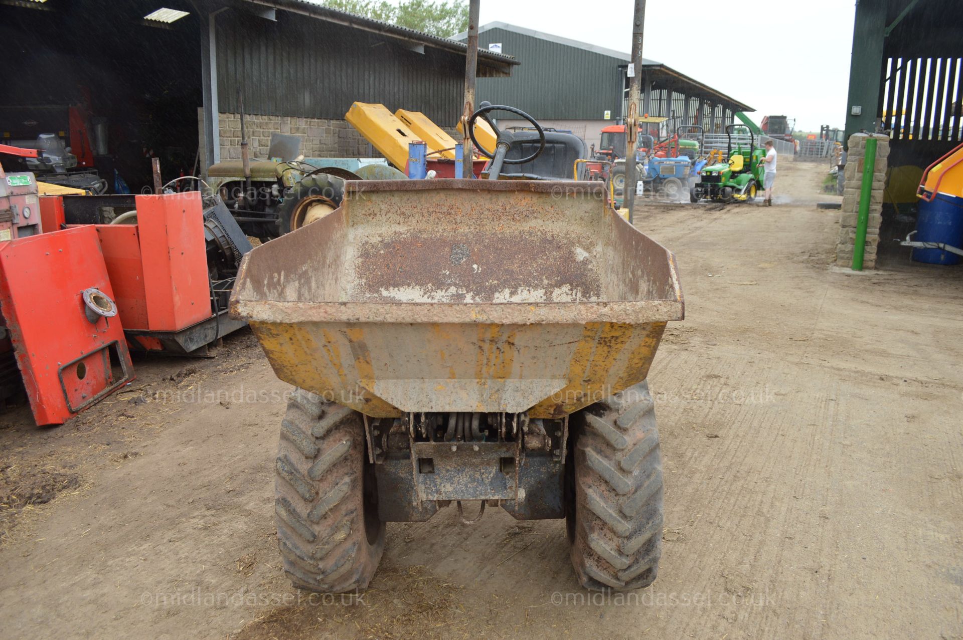 LIFTON 750kg HIGH TIP DUMPER - Image 2 of 9