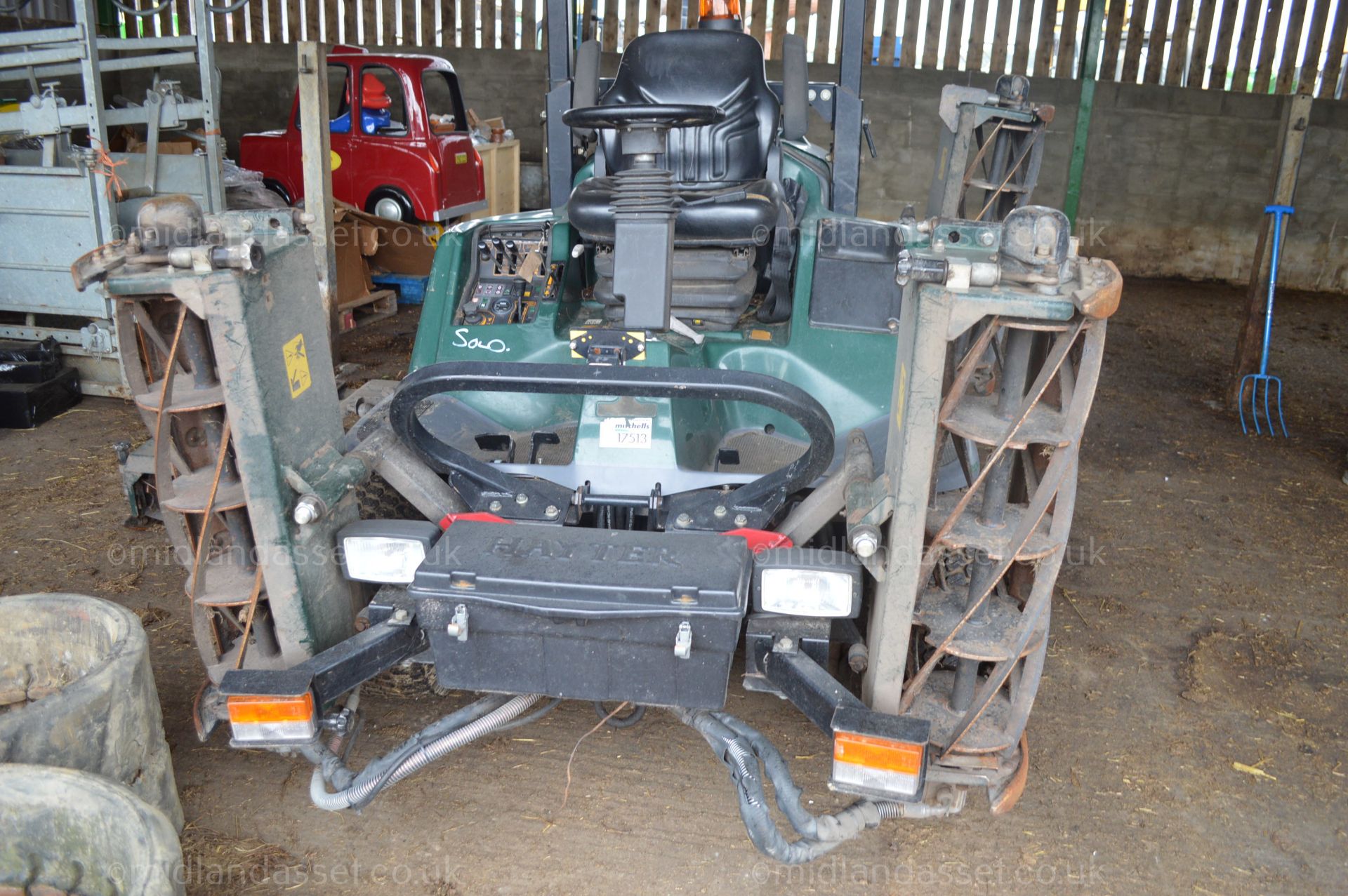 2005/55 REG HAYTER 5 GANG RIDE ON MOWER