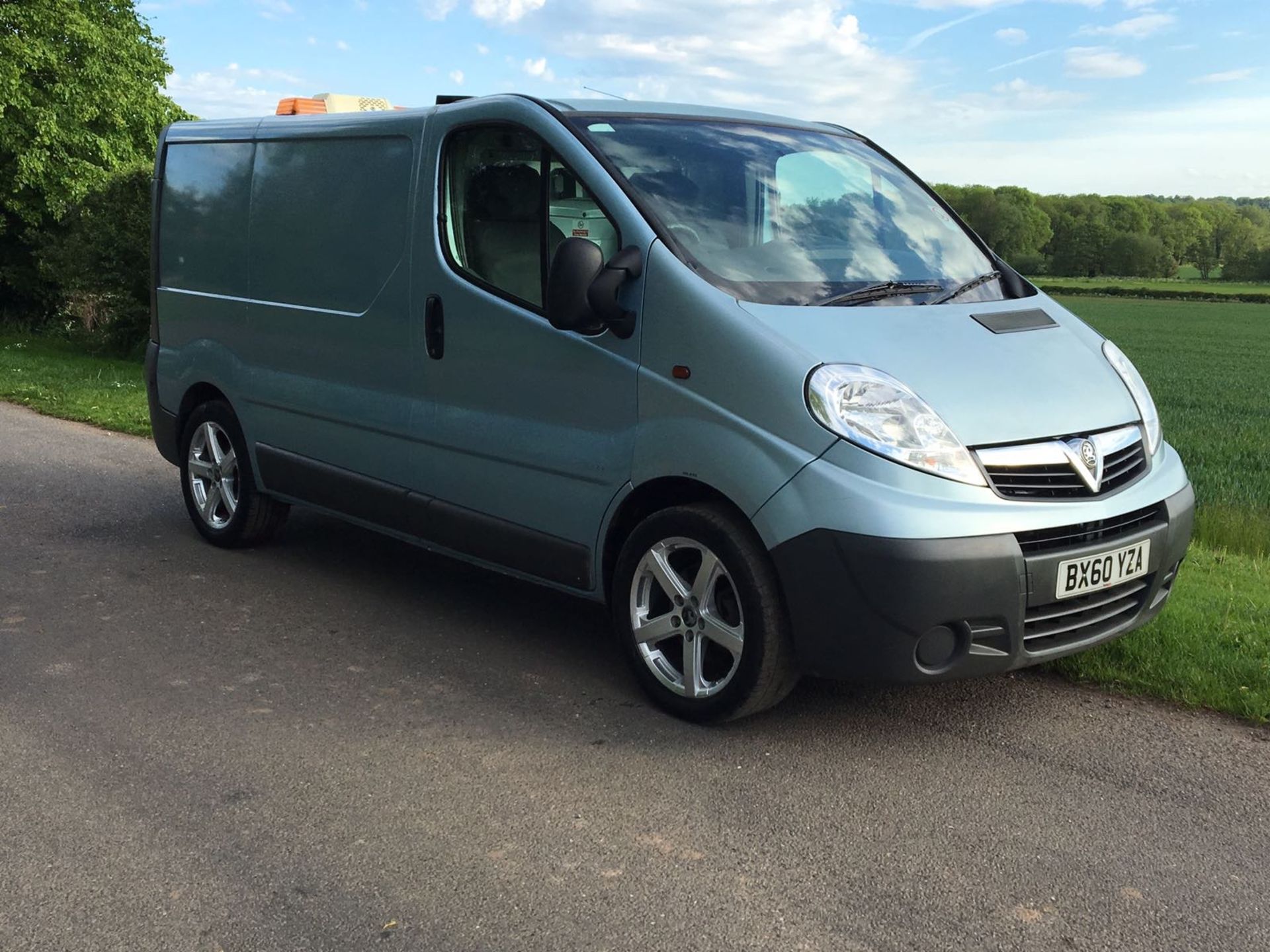 2011/60 REG VAUXHALL VIVARO 2900 CDTI SWB, SHOWING 1 OWNER