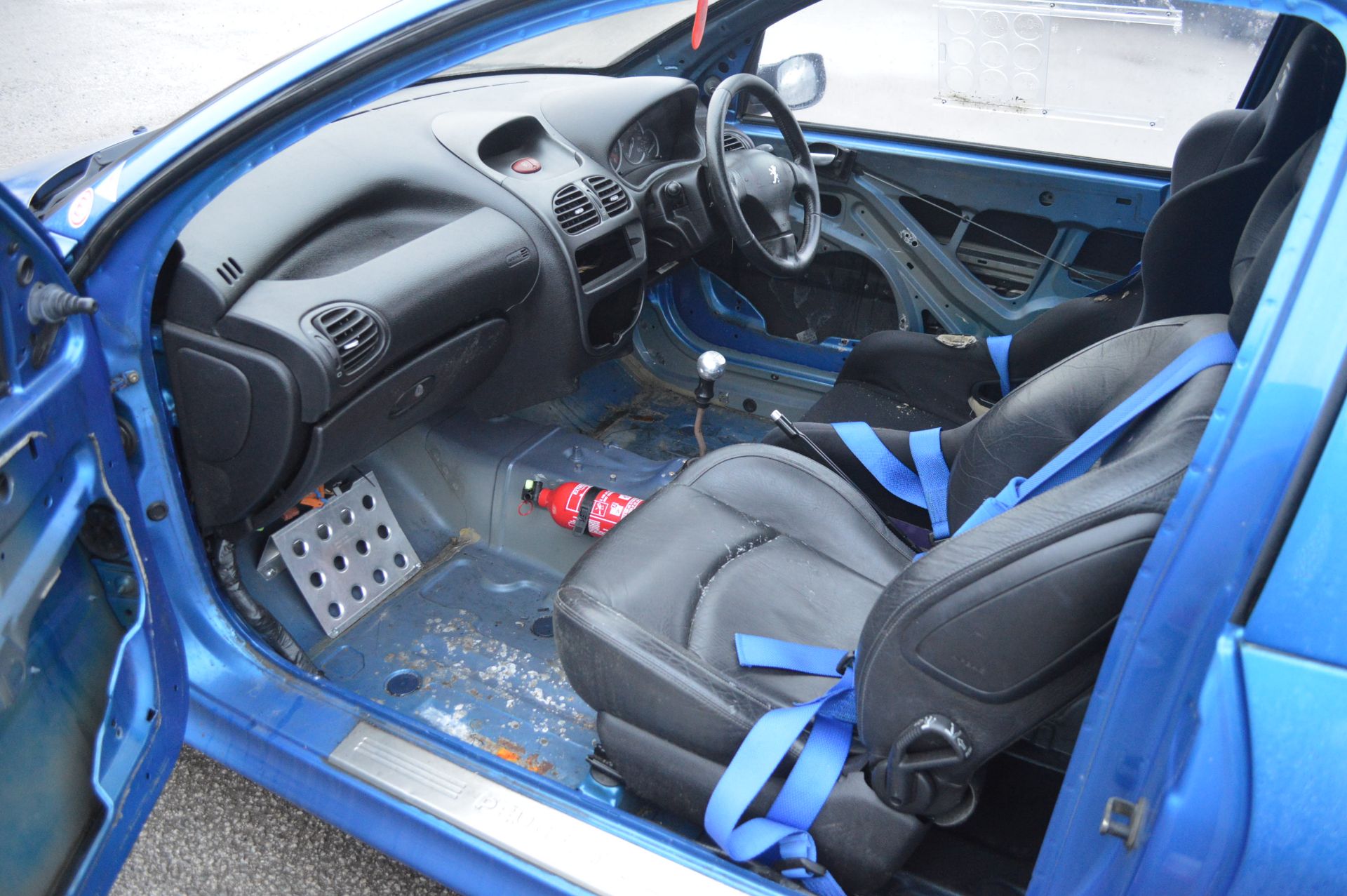 2003/03 REG PEUGEOT 206 GTI 180HP FAST TRACK DAY CAR  HAS THE 'VAN' PANELS FITTED INSTEAD OF REAR - Image 8 of 14