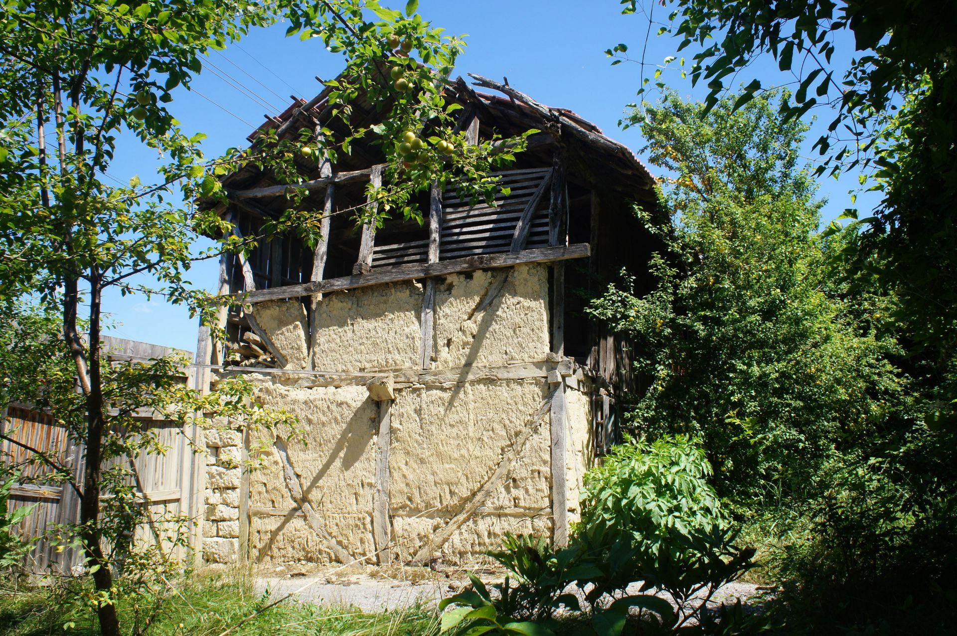 IMMACULATE Freehold Home and Land NR Veliko Tarnovo, Bulgaria - Image 29 of 29
