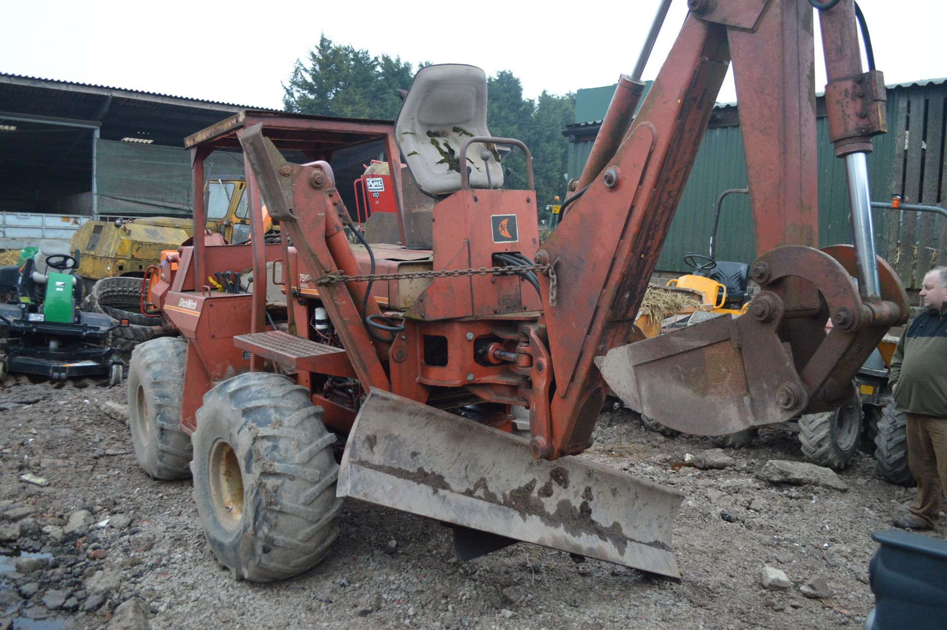 DS - DITCHWITCH 7510 DIESEL WITH BACK ACTOR *PLUS VAT*   BACK ACTOR TRENCHER MOLE PLOUGH  ALL - Image 3 of 14