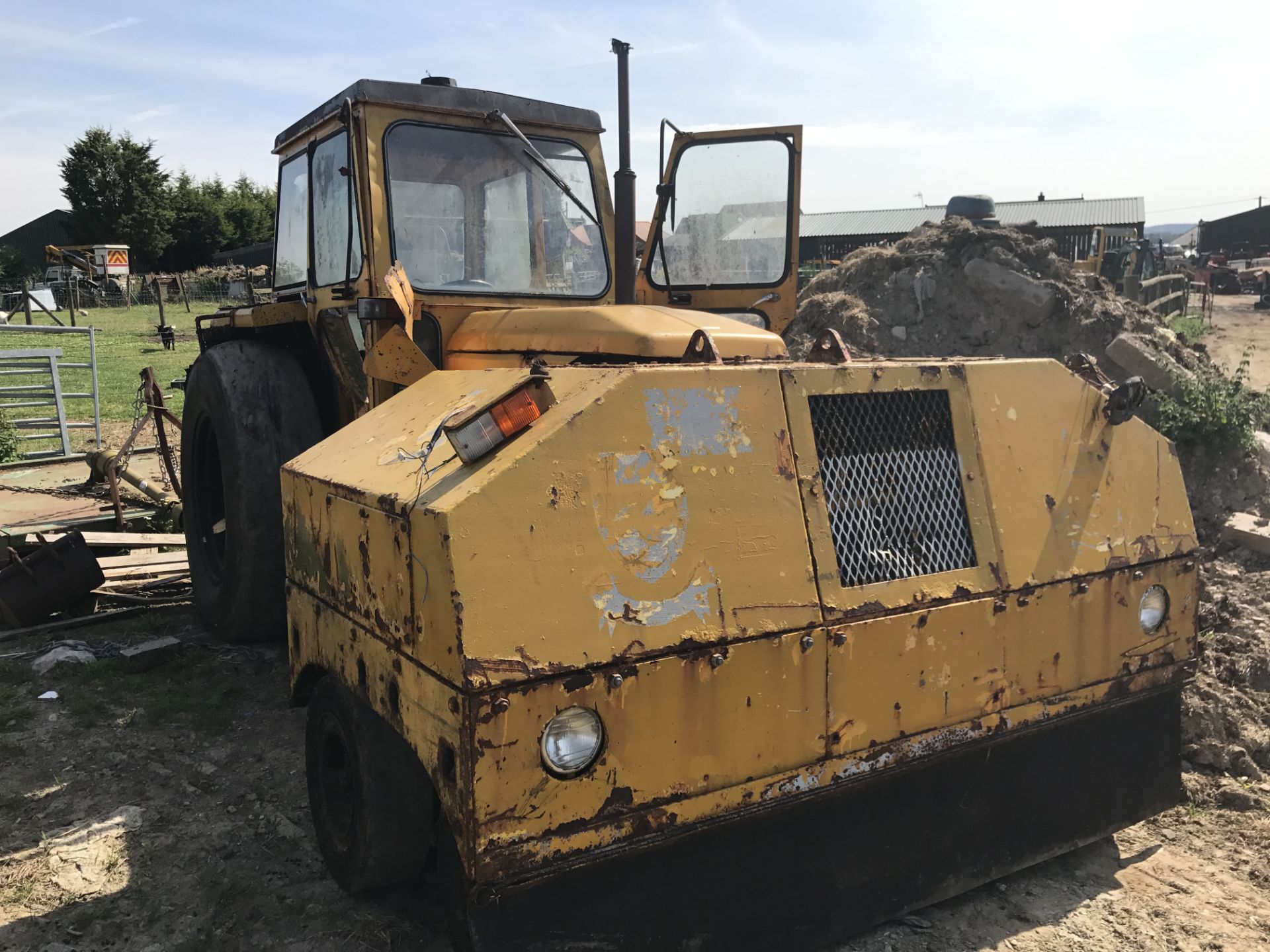 LEYLAND TRACTOR TARMAC ROLLER *PLUS VAT* - Image 10 of 12