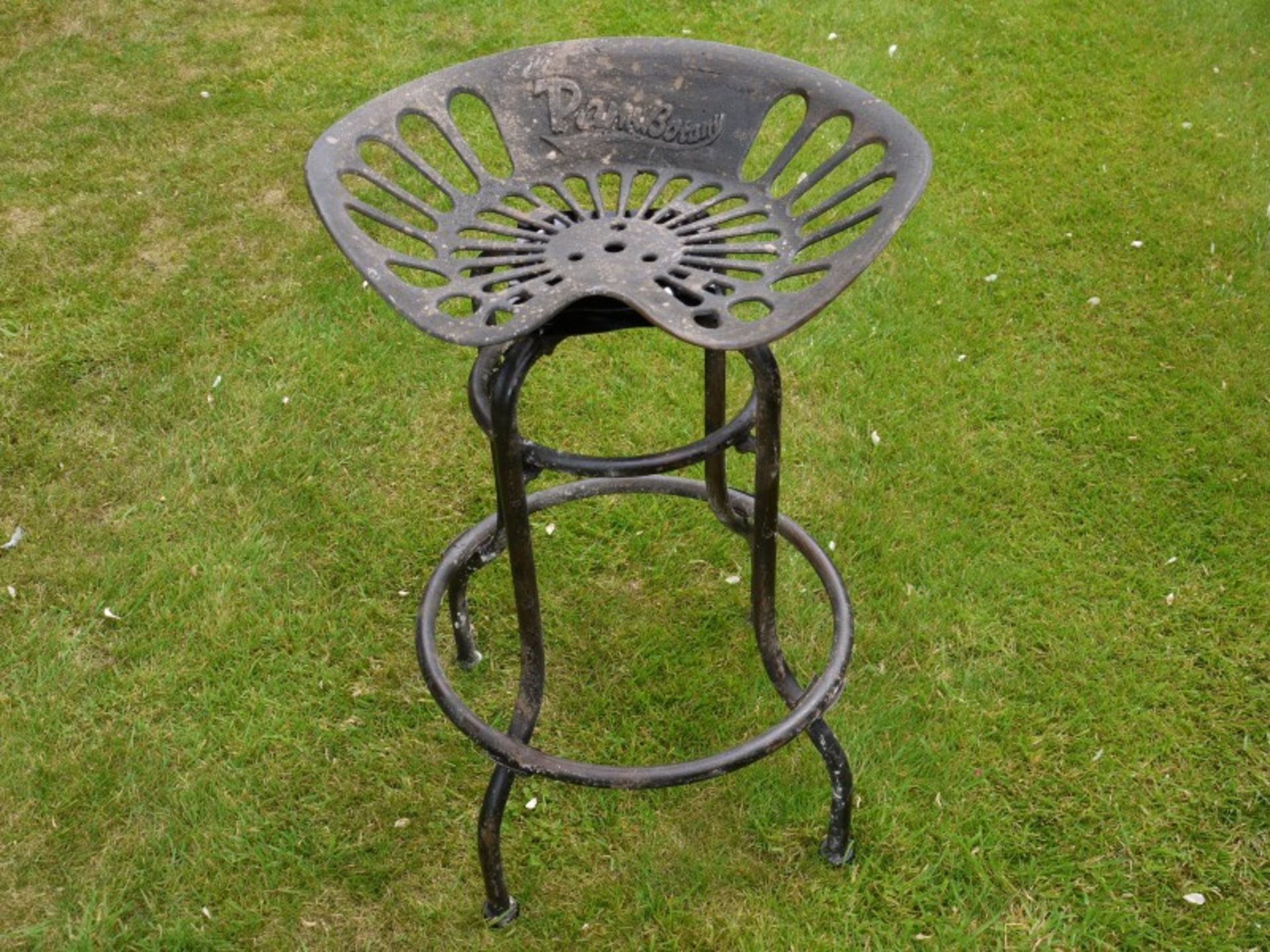 BLACK SWIVEL STOOL   COLLECTION / VIEWING FROM MARKHAM MOOR, DN22 0QU OR ENQUIRE FOR DELIVERY - Image 2 of 5