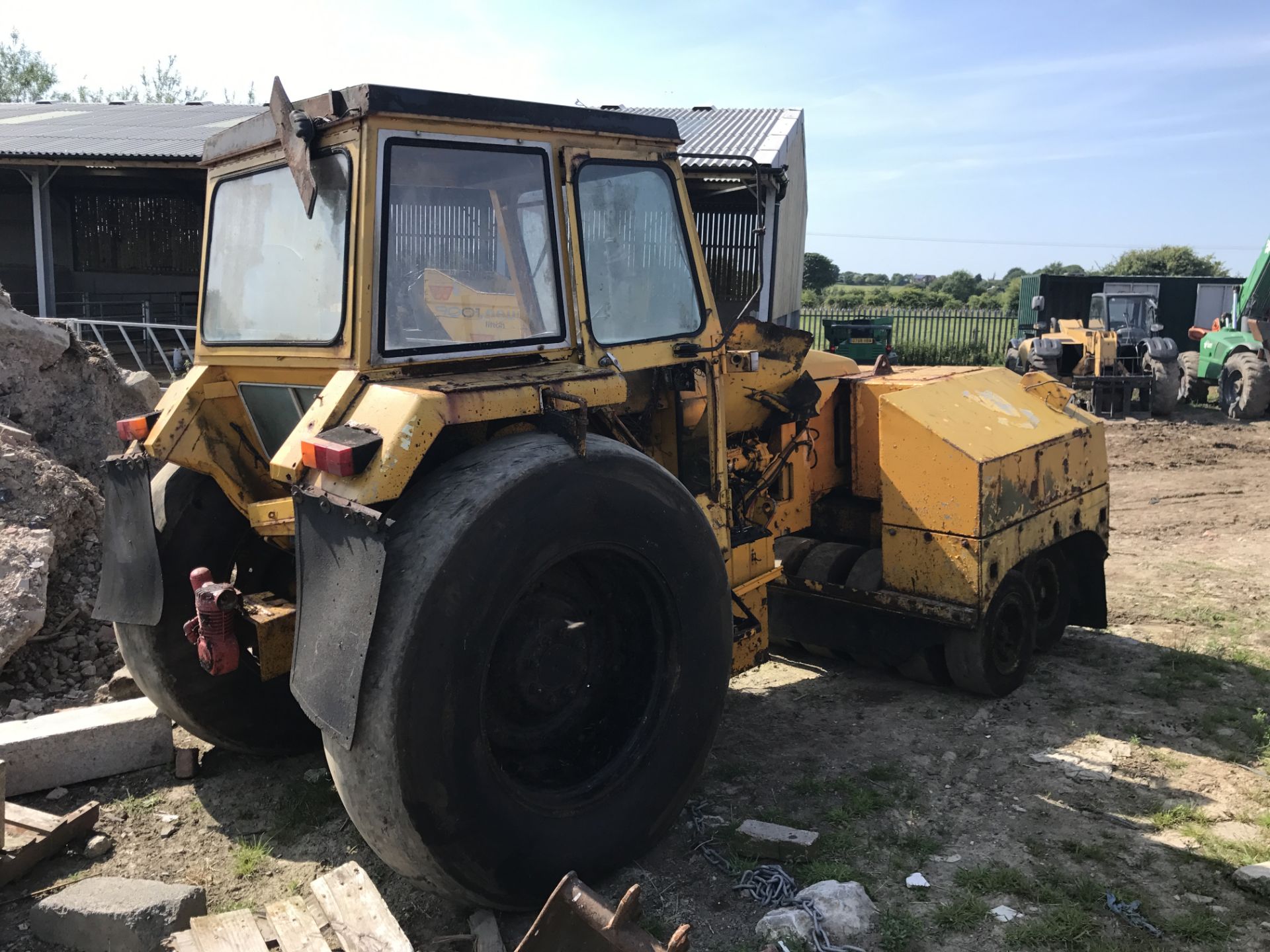 LEYLAND TRACTOR TARMAC ROLLER *PLUS VAT* - Image 2 of 12