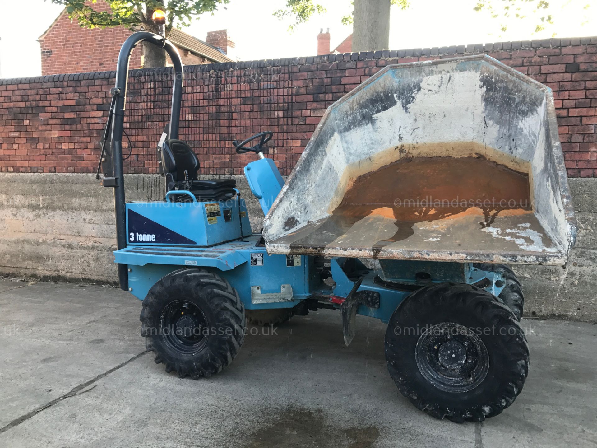 2008 THWAITES 3 TONNE SWIVEL SKIP DUMPER