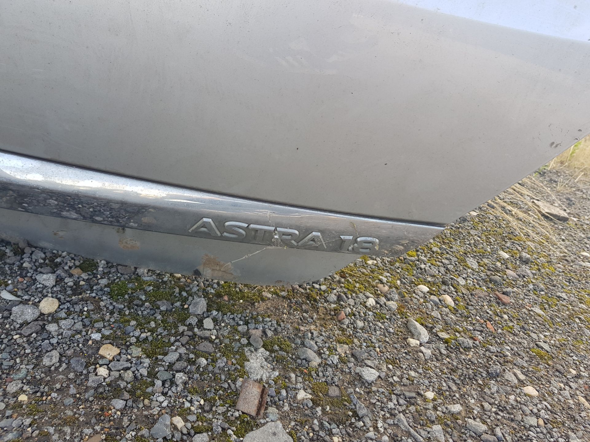 VAUXHALL ASTRA 1.8 REAR BOOT DOOR & REAR BUMPER *NO VAT* - Image 3 of 7