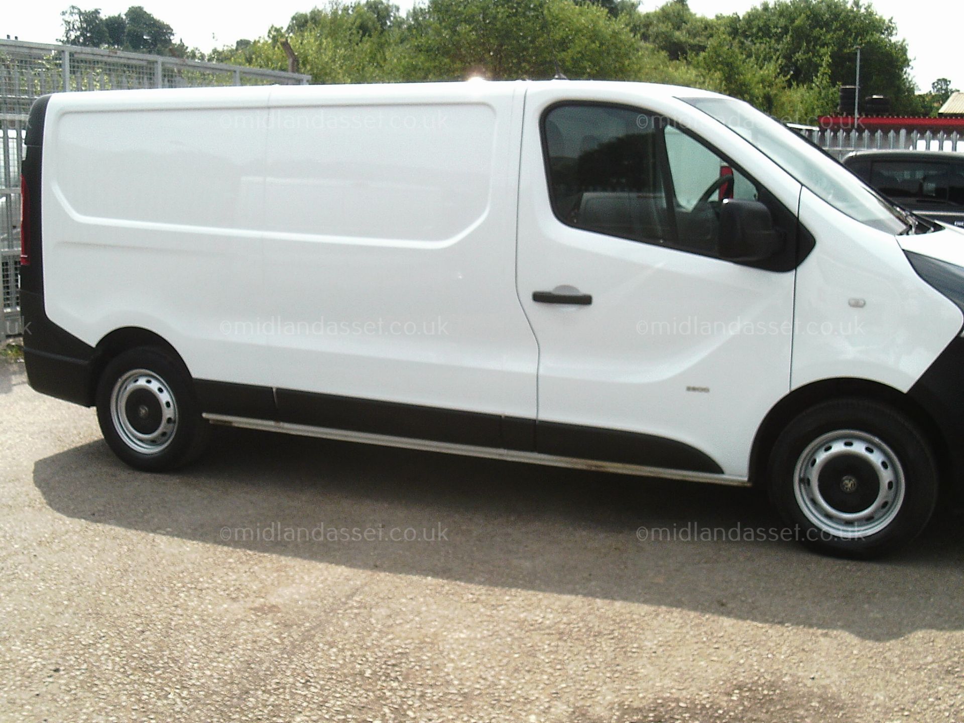 2015/64 REG VAUXHALL VIVARO 2900 CDTI PANEL VAN ONE OWNER - Image 4 of 11