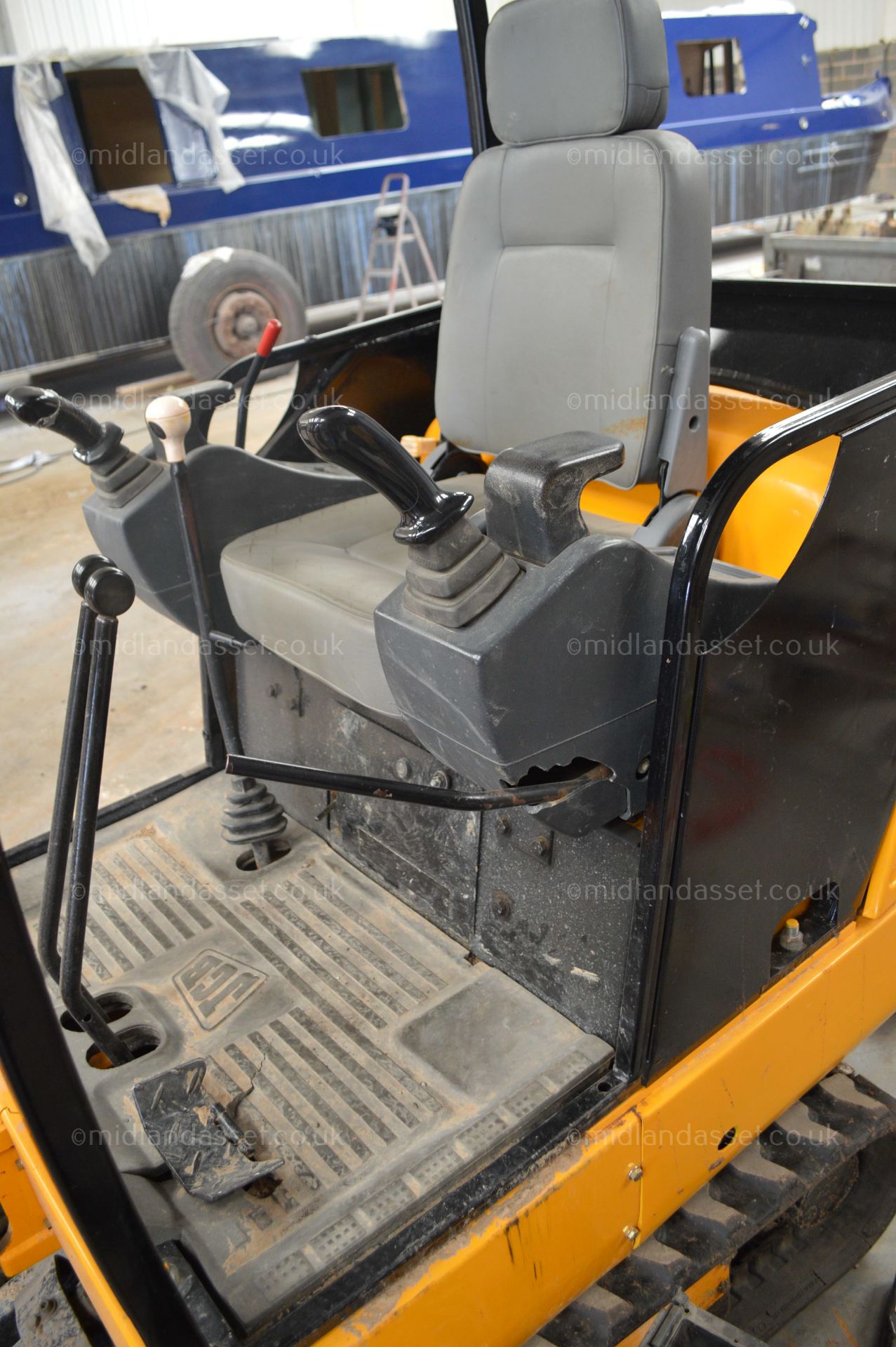 2001 JCB 8015 MINI DIGGER - Image 6 of 8