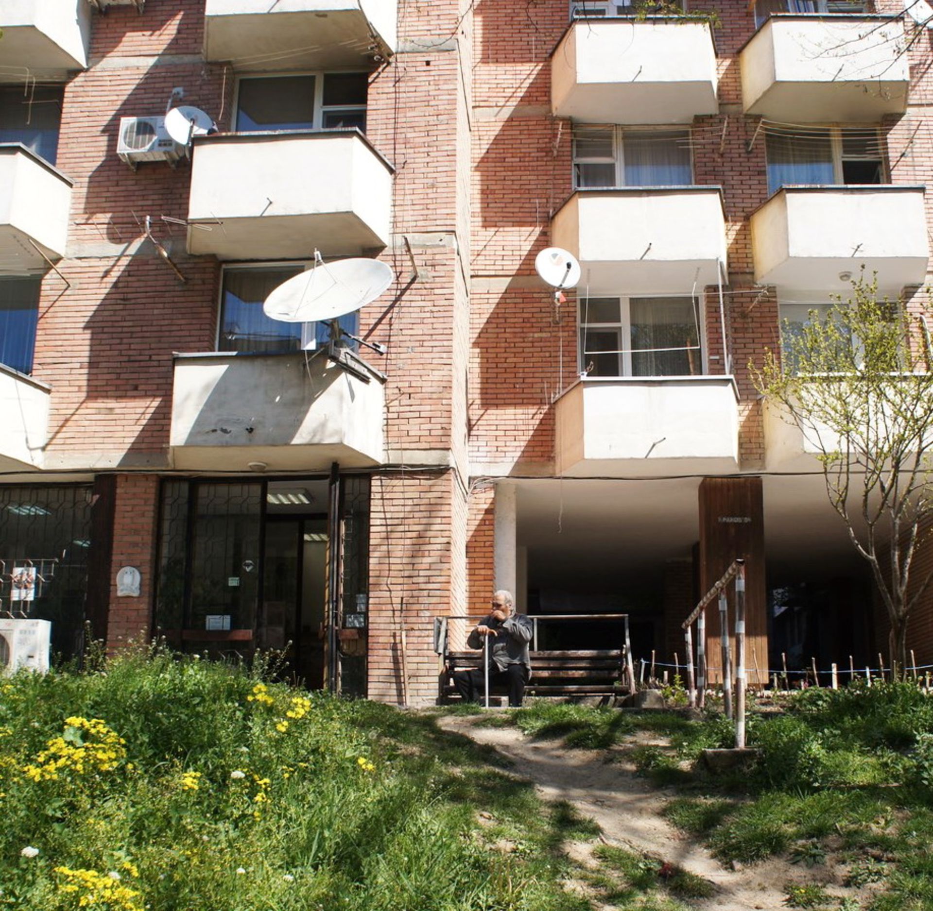 FREEHOLD APARTMENT BLOCK IN VELIKO TARNOVO, BULGARIA - Image 37 of 55