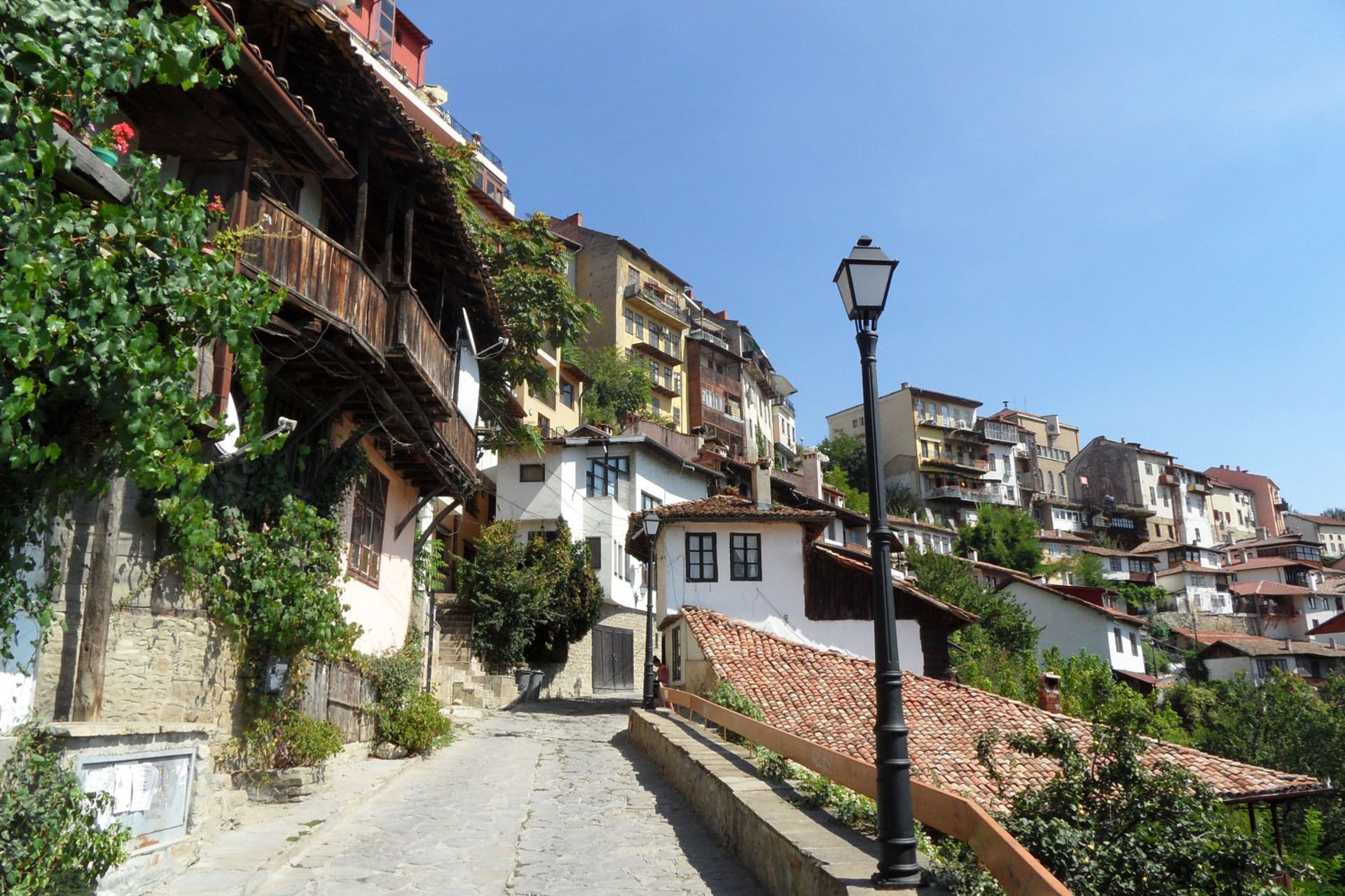 FREEHOLD APARTMENT BLOCK IN VELIKO TARNOVO, BULGARIA - Image 54 of 55