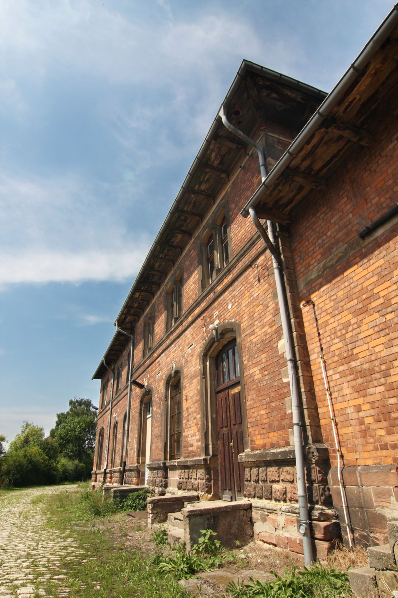 MASSIVE EX TRAIN STATION WITH 1,107 SQM OF LAND IN NEBRA, GERMANY - Image 42 of 66