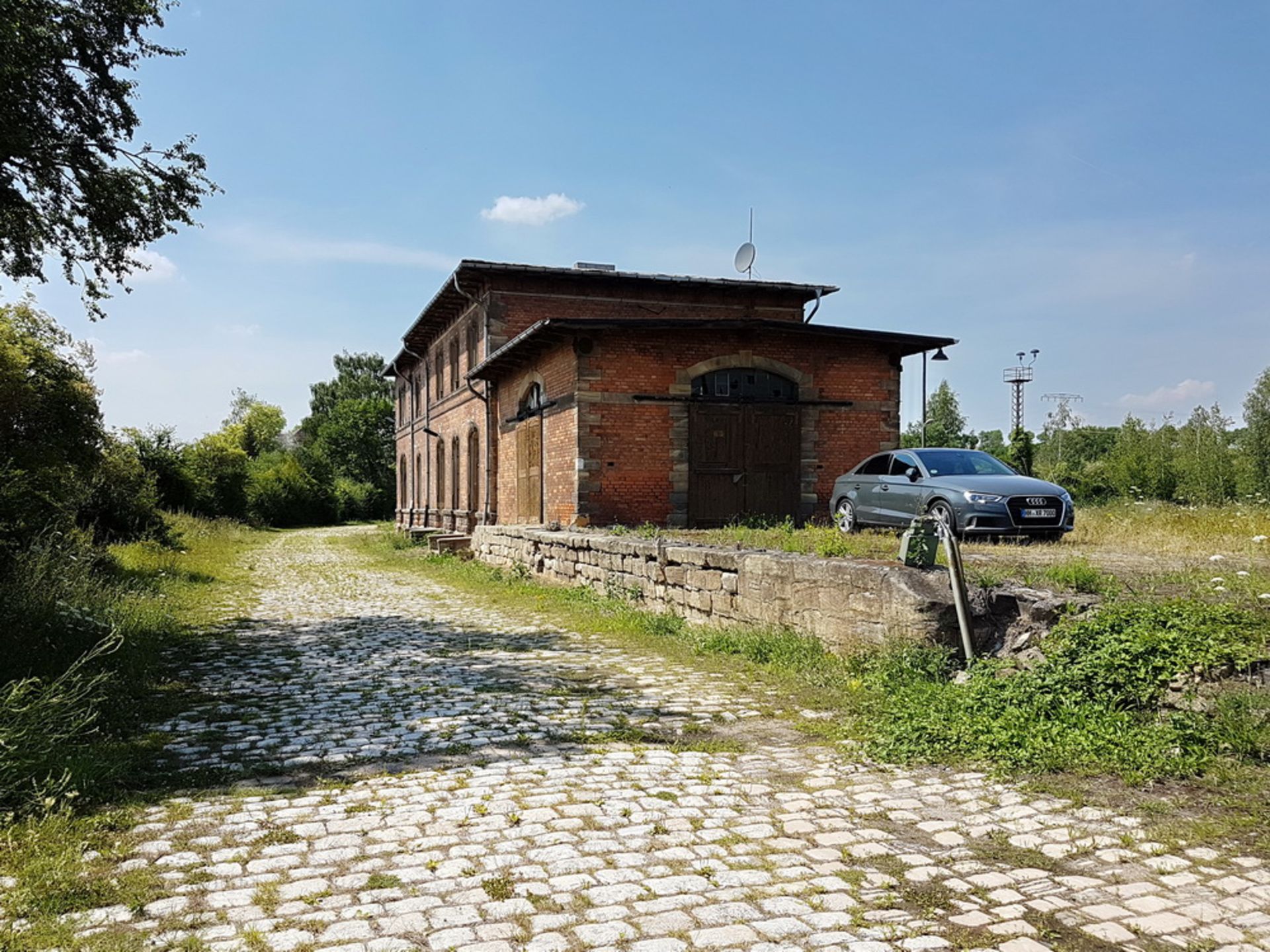 MASSIVE EX TRAIN STATION WITH 1,107 SQM OF LAND IN NEBRA, GERMANY - Image 58 of 66