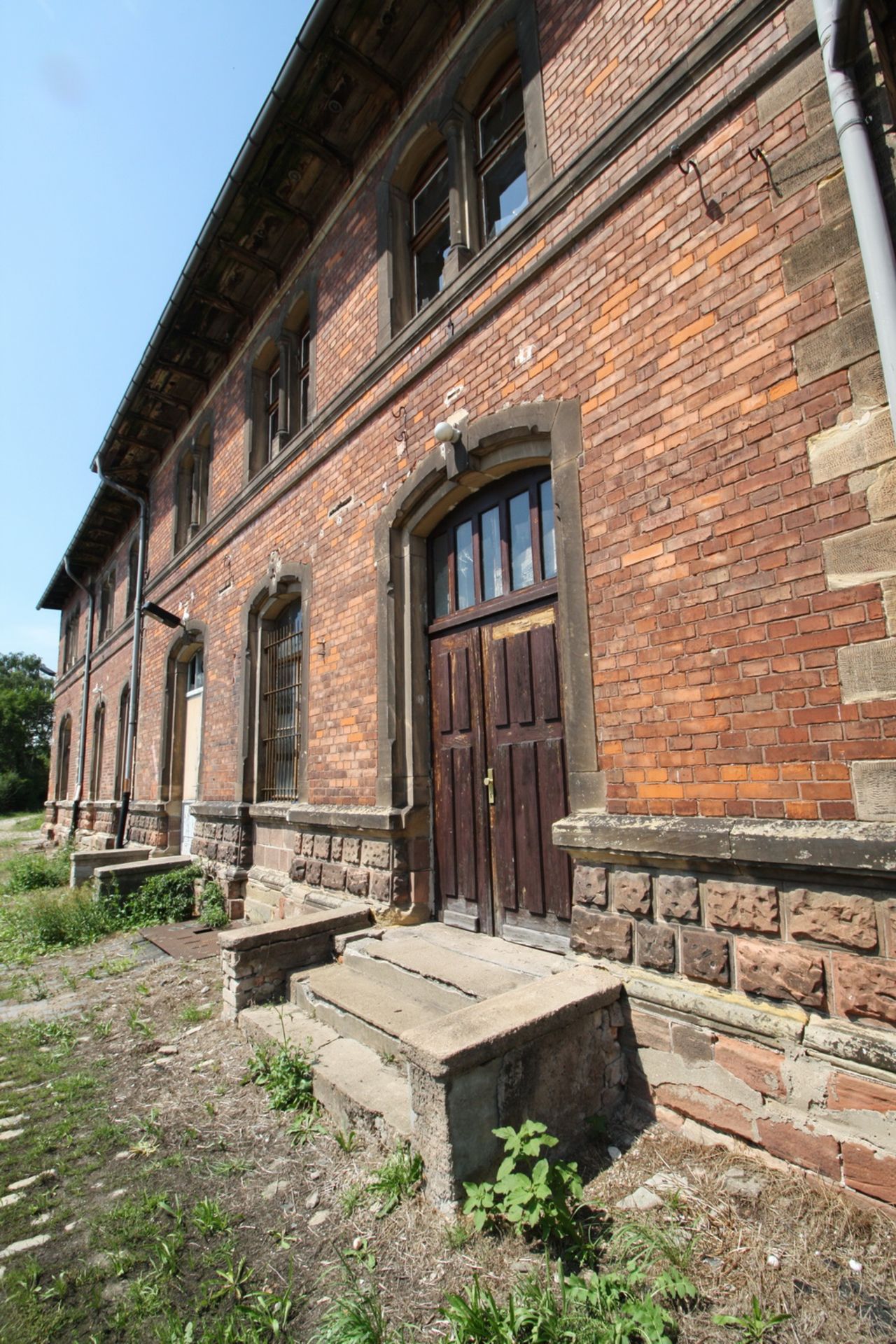 MASSIVE EX TRAIN STATION WITH 1,107 SQM OF LAND IN NEBRA, GERMANY - Image 23 of 66