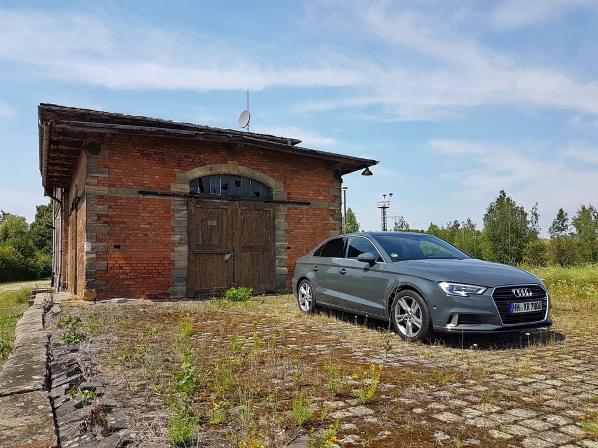 MASSIVE EX TRAIN STATION WITH 1,107 SQM OF LAND IN NEBRA, GERMANY - Image 8 of 66