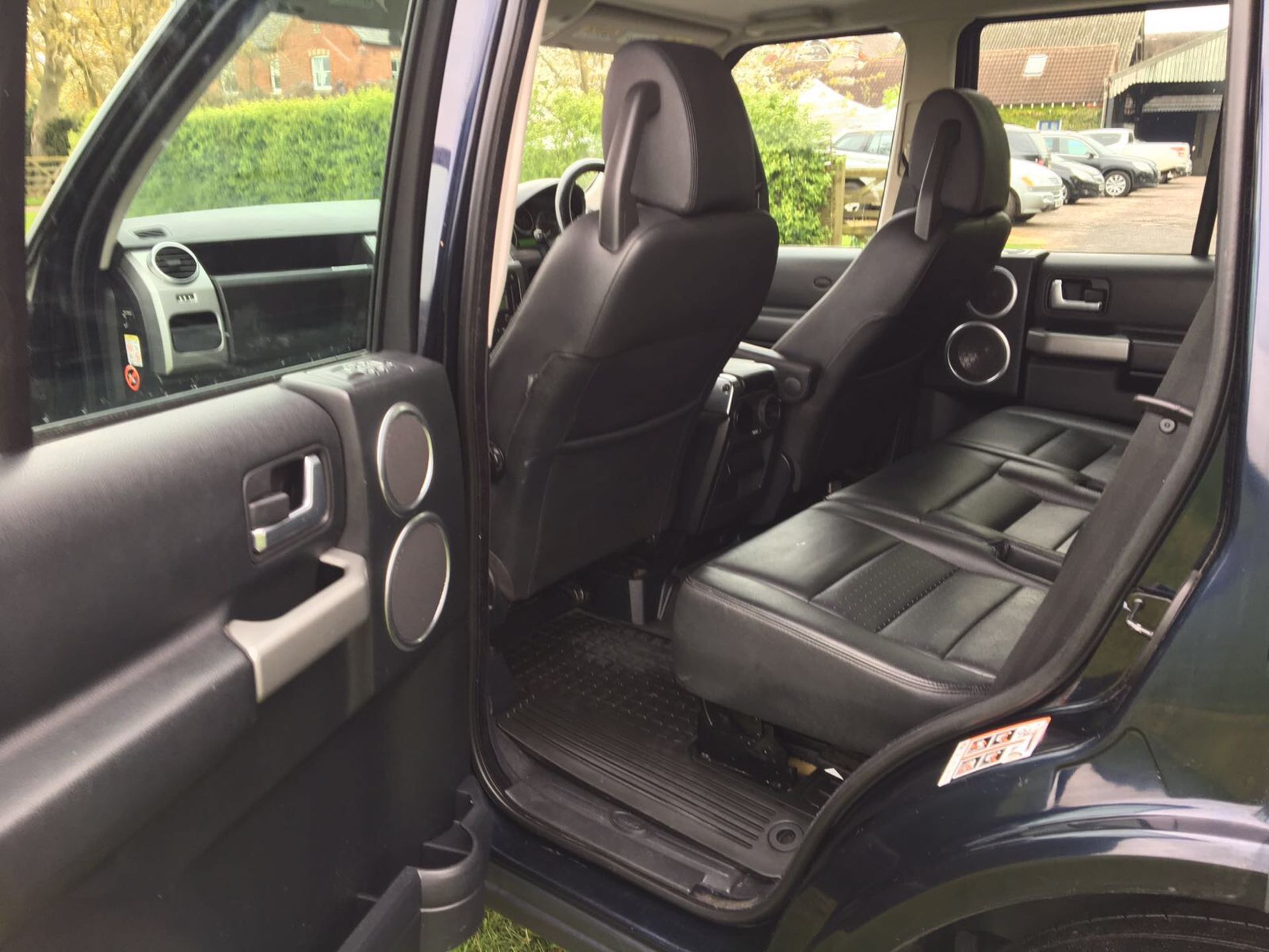 KB - 2007/57 REG LAND ROVER DISCOVERY 3 TDV6 SE AUTOMATIC, SAT NAV, AIR CON, HEATED SEATS ETC   DATE - Image 8 of 16