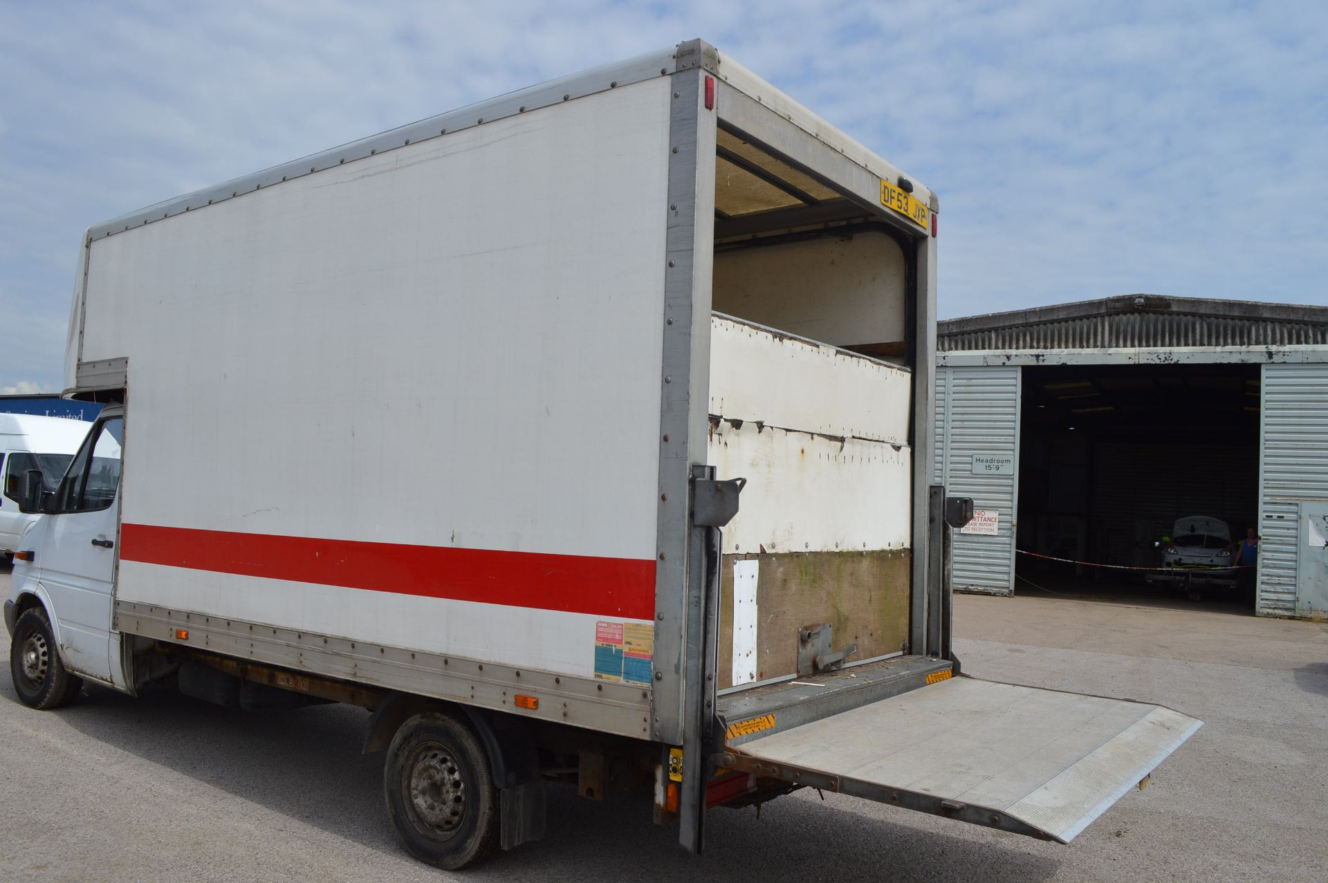 MERCEDES SPRINTER REAR BOX BODY / SHELL - WITH TAIL LIFT *NO VAT* - Image 5 of 12