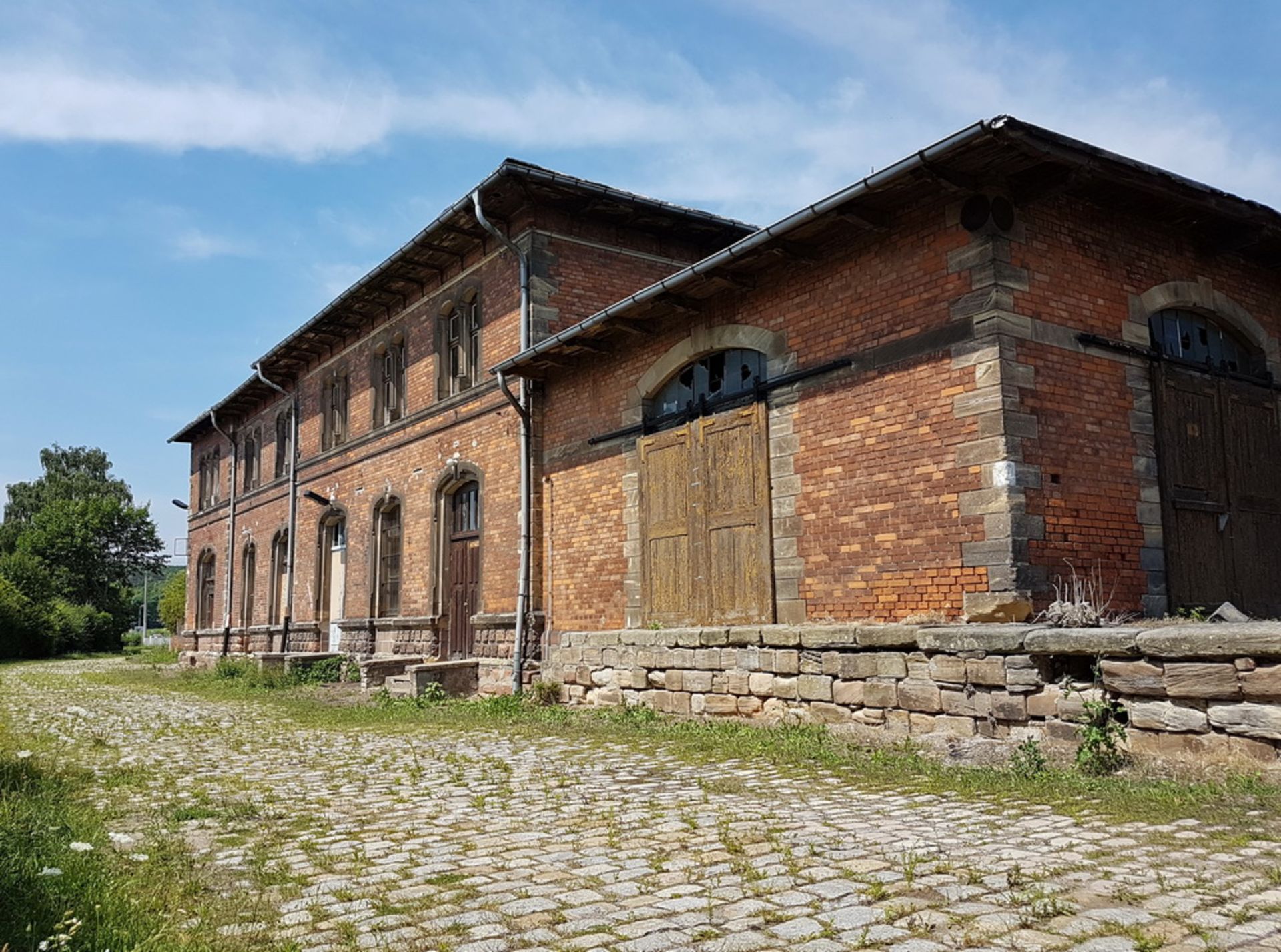 MASSIVE EX TRAIN STATION WITH 1,107 SQM OF LAND IN NEBRA, GERMANY - Image 6 of 66