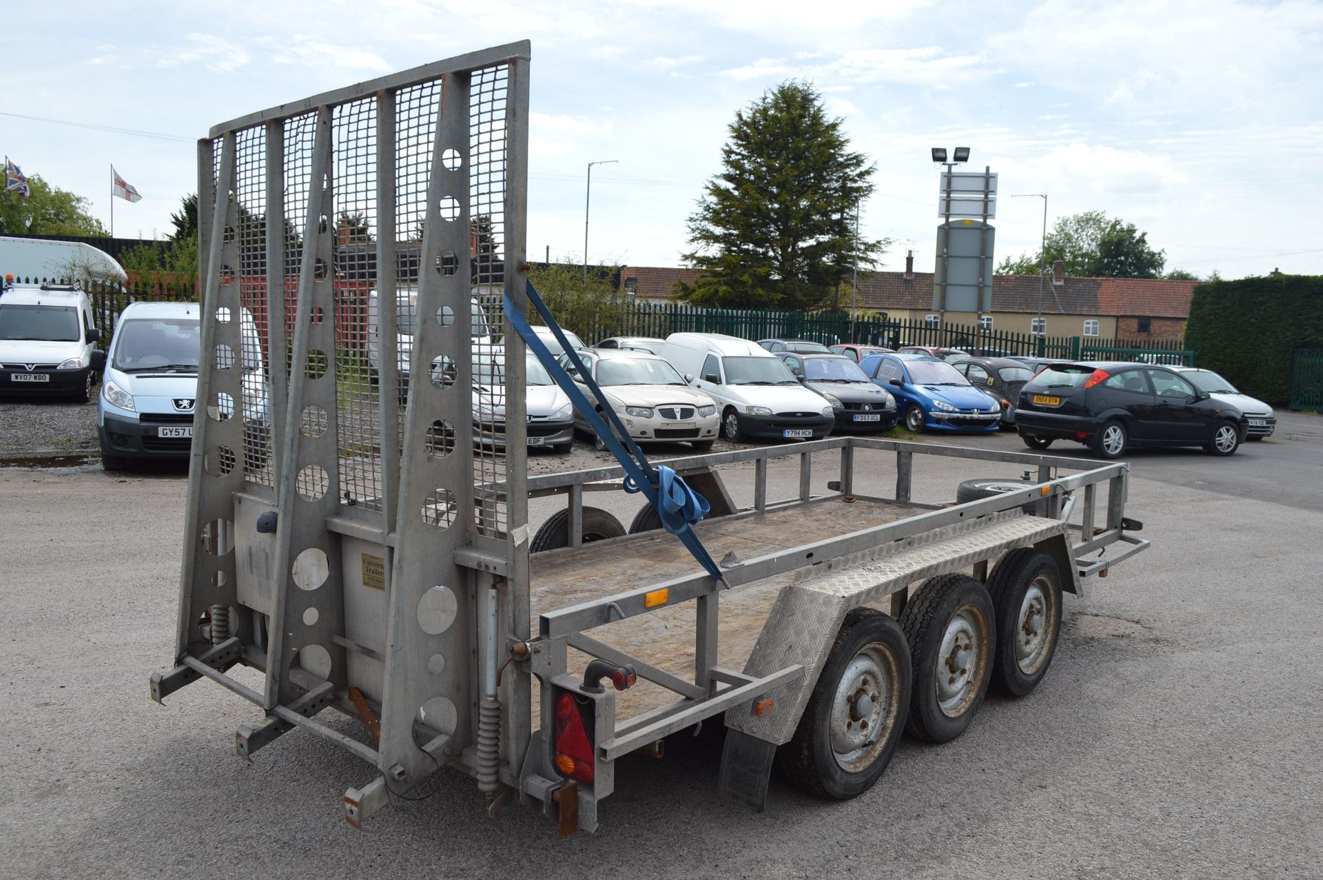 VERY RARE 2009 TRI-AXLE IFOR WILLIAMS GP146H3 PLANT TRAILER 3500KG   CAPACITY: 3500KG TRI-AXLE MAKE: - Image 6 of 12