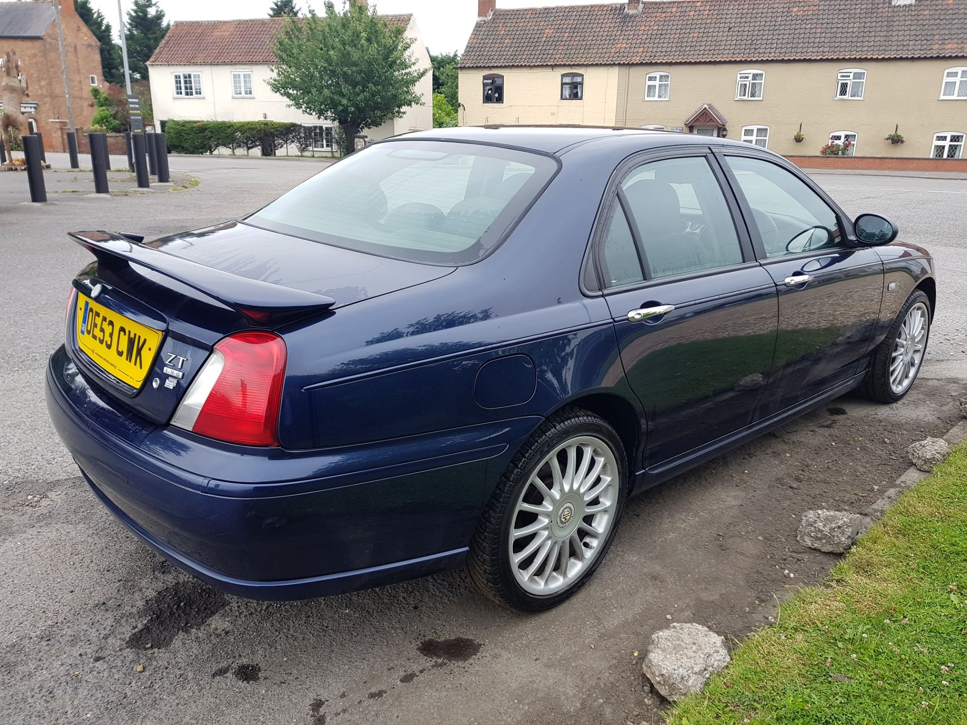 2003/53 REG MG ZT+ 190 BLUE 2.5 PETROL ENGINE *NO VAT*   DATE OF REGISTRATION: 28TH NOVEMBER 2003 - Image 6 of 18