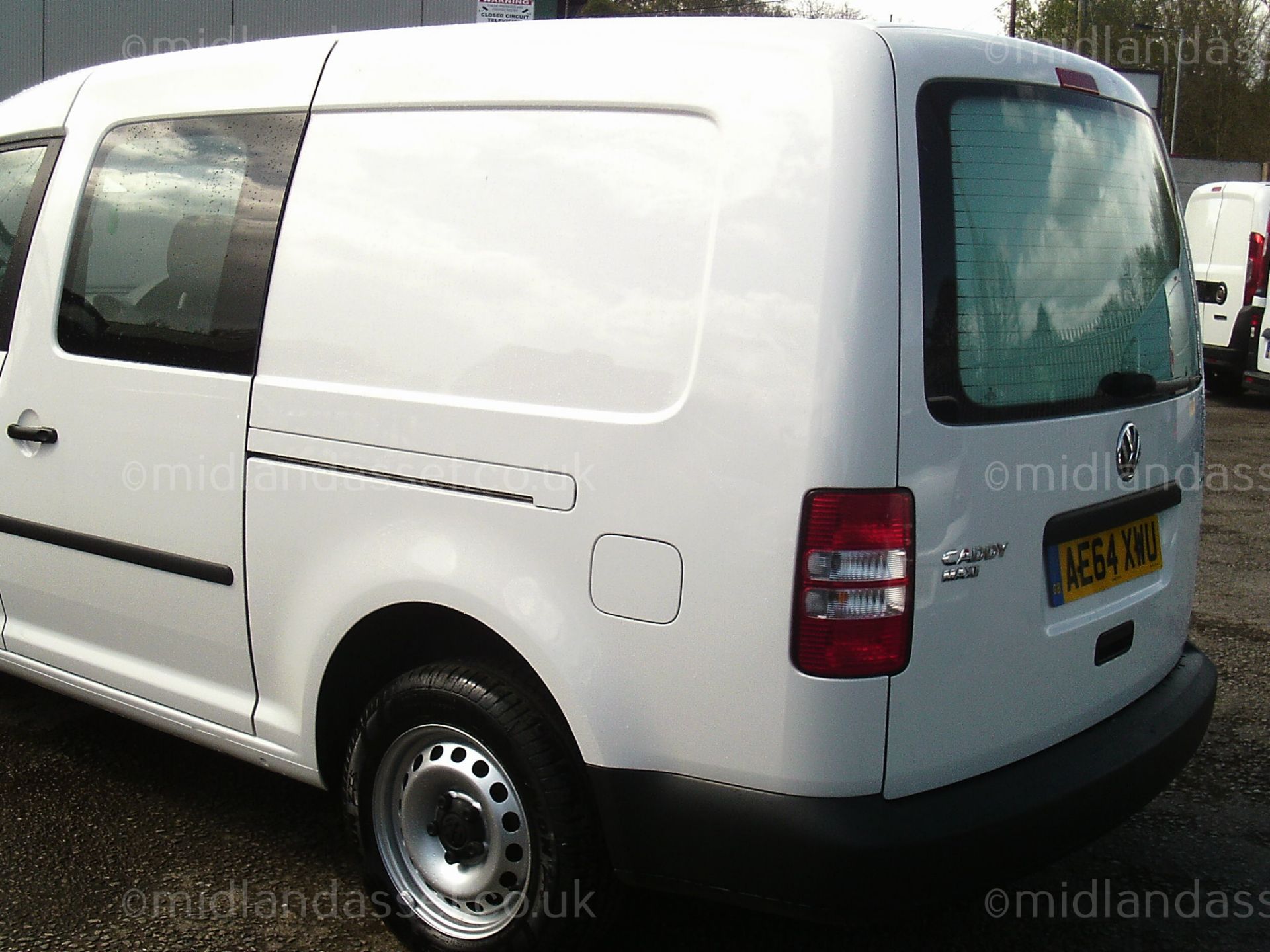 NL - 2014/64 REG VOLKSWAGEN CADDY MAXI C20 KOMBI TDI ONE OWNER   DATE OF REGISTRATION: 18th - Image 4 of 20