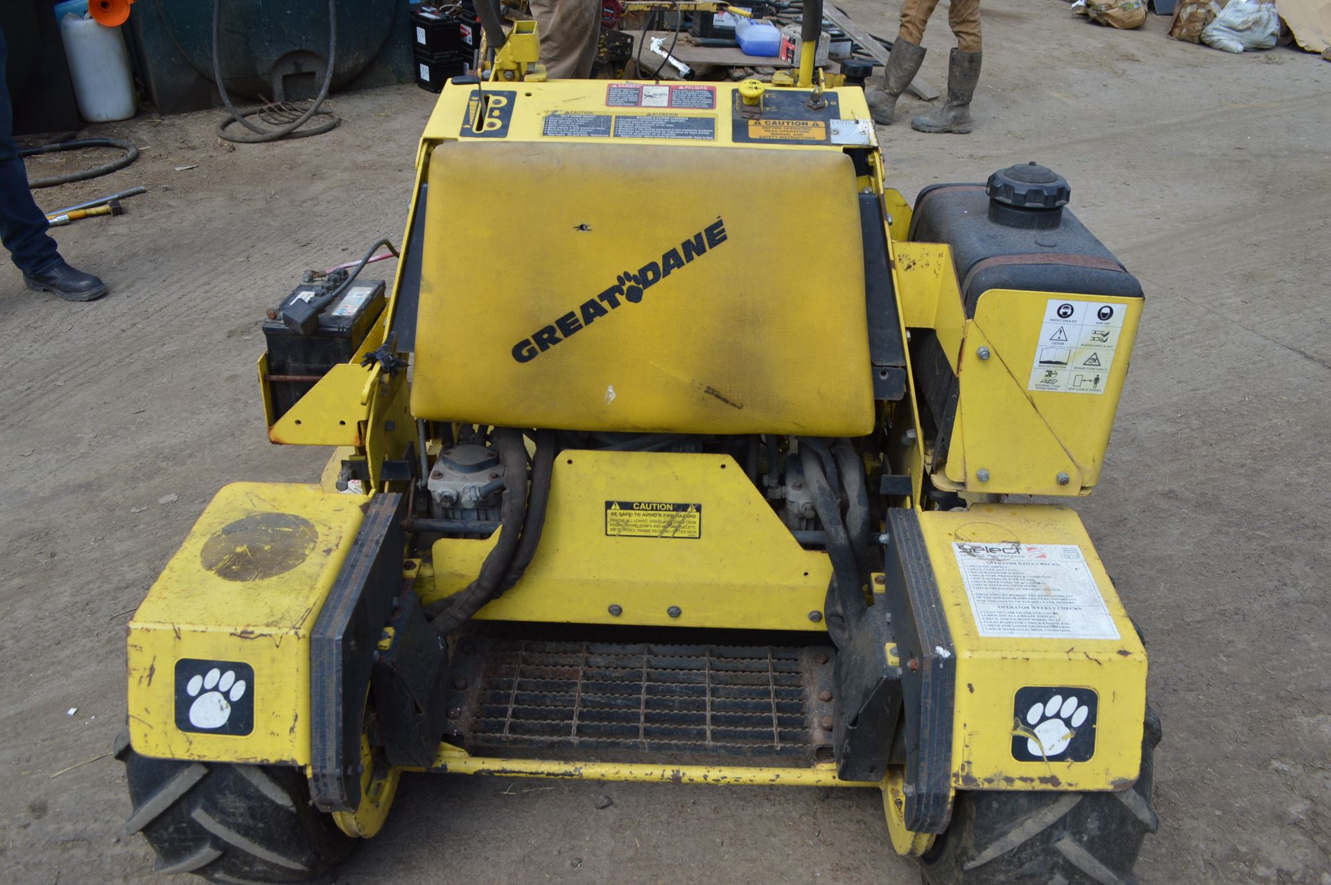 GREENCARE GREAT DANE SUPER SURFER STAND ON MOWER *PLUS VAT* - Image 3 of 6