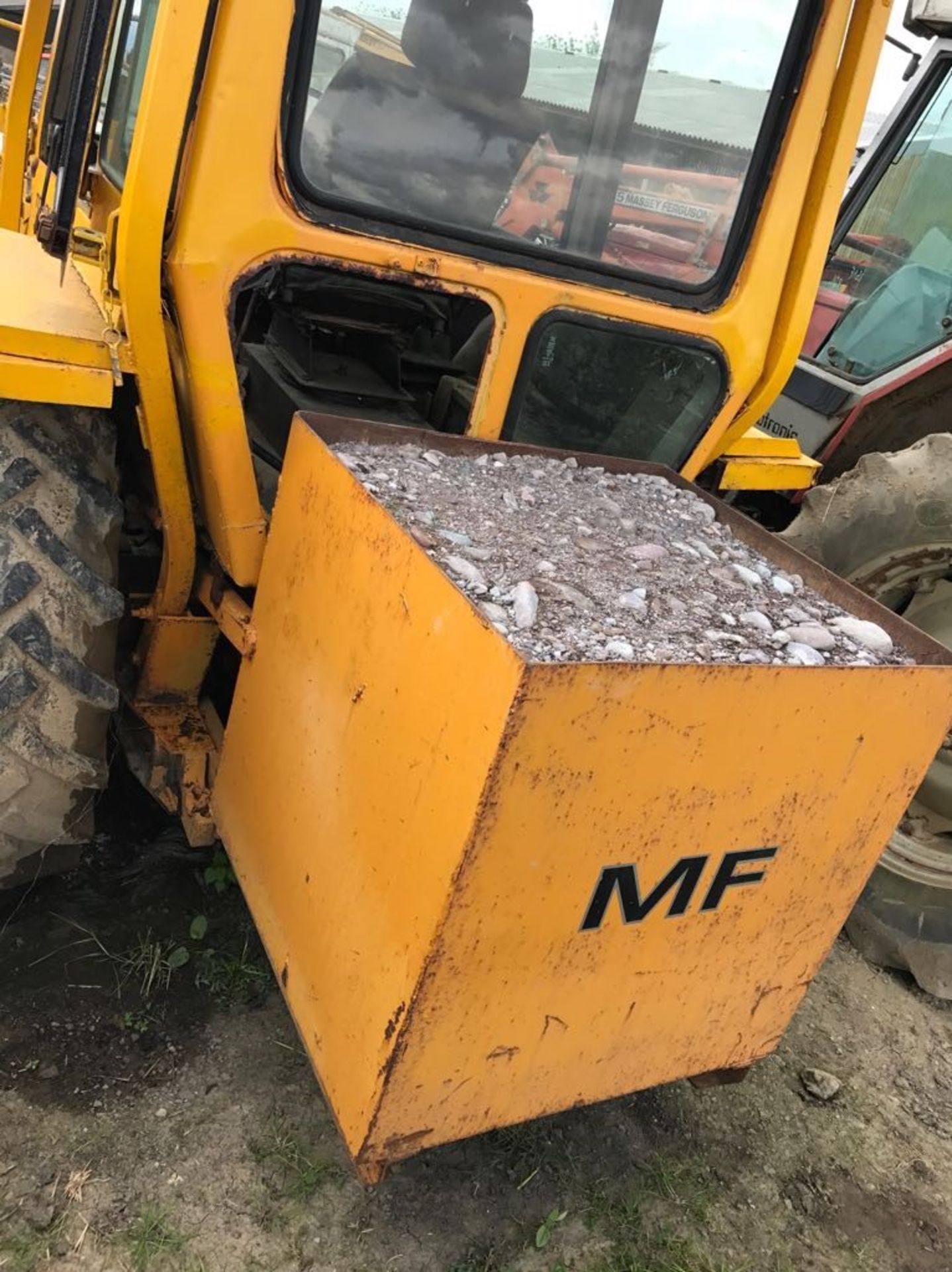 MASSEY FERGUSON 50H TRACTOR WITH BALE SQUEEZE ATTACHMENT *PLUS VAT* - Image 3 of 6