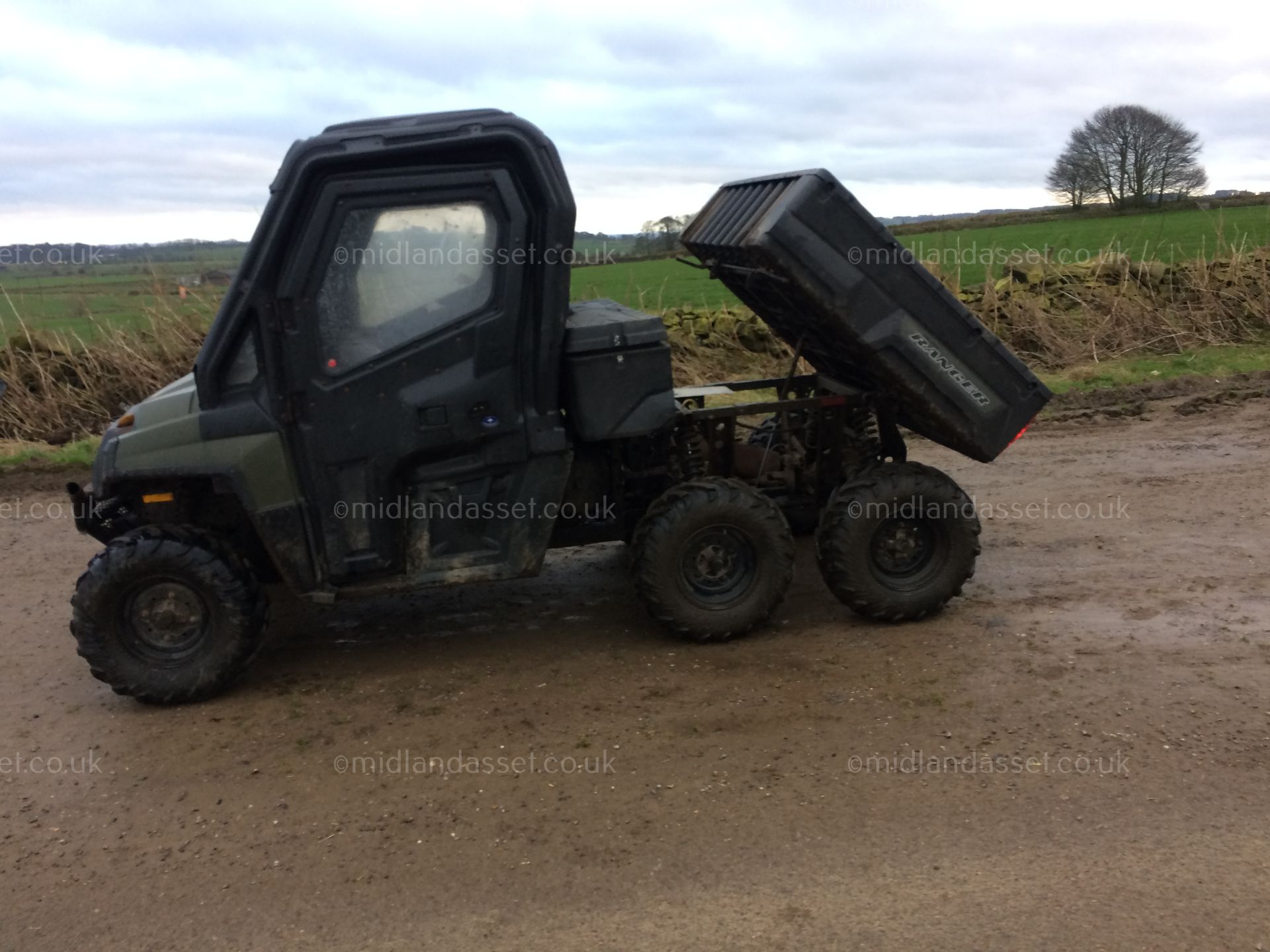 2011 POLARIS RANGER 6x6 800 EFI - Image 5 of 10