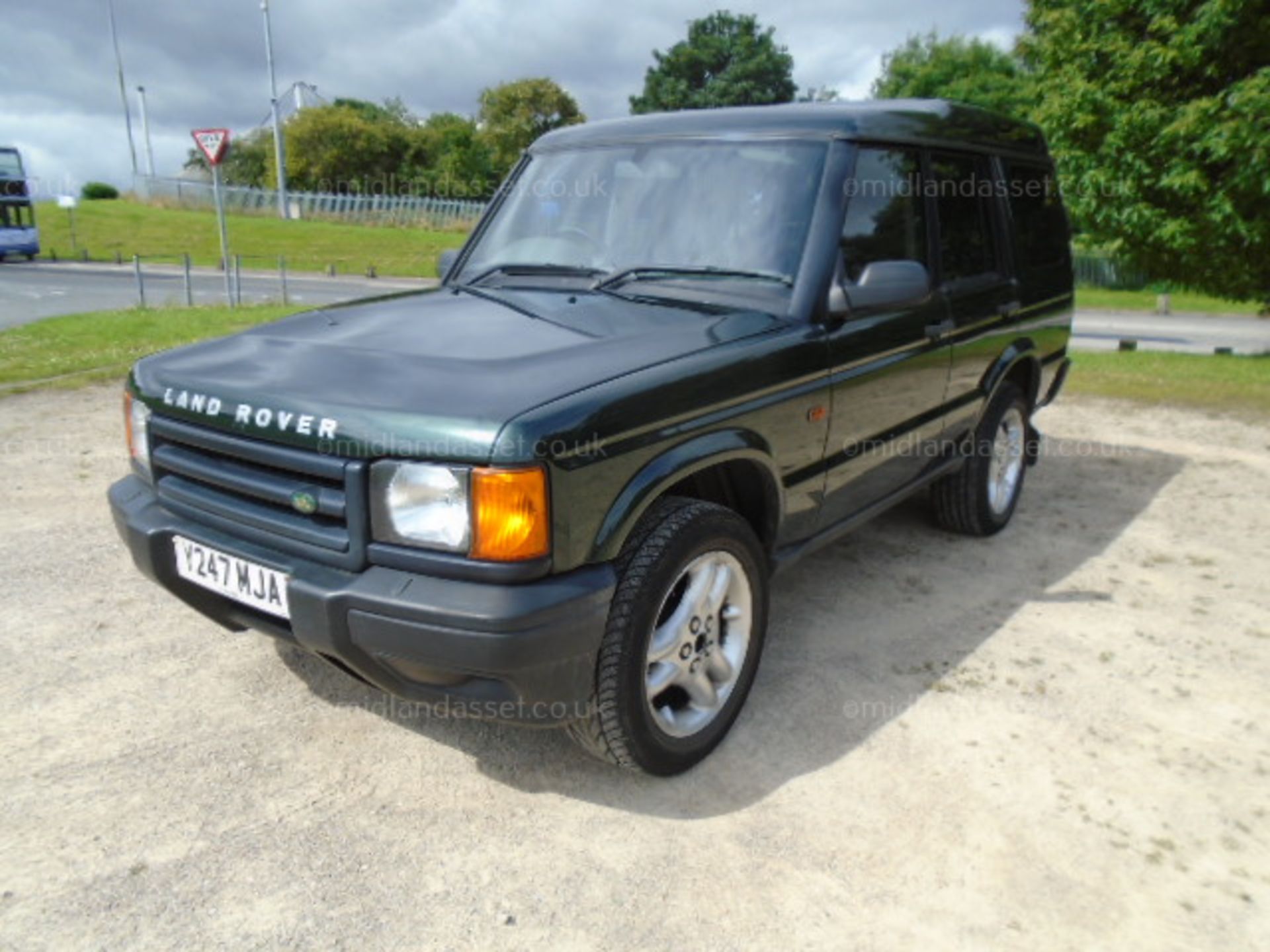 2001/Y REG LAND ROVER DISCOVERYTD5 E ESTATE - Image 2 of 11