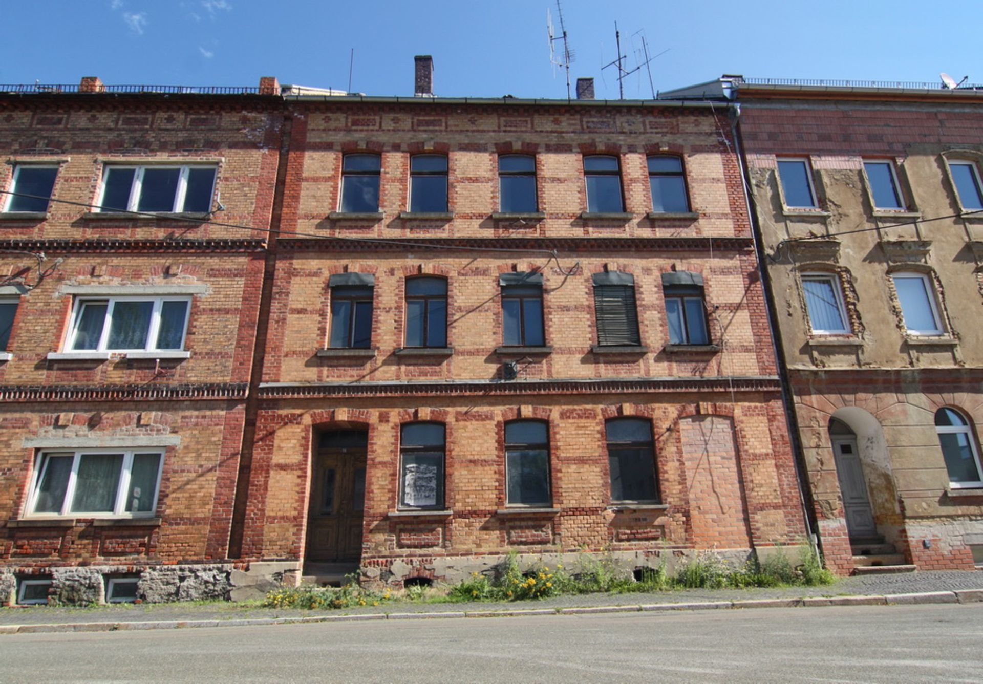 LARGE APARTMENT BLOCK IN GREIZ, GERMANY - Image 14 of 54