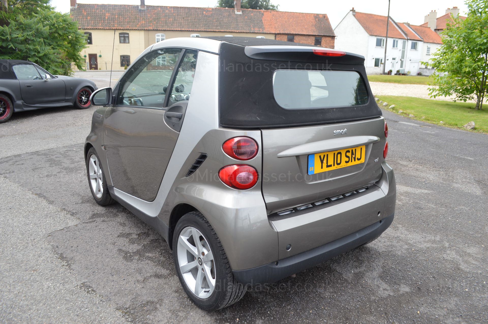 2010/10 REG SMART FORTWO PULSE CDI AUTO CABRIOLET *NO VAT*   DATE OF REGISTRATION: 30th MARCH 2010 - Image 4 of 19