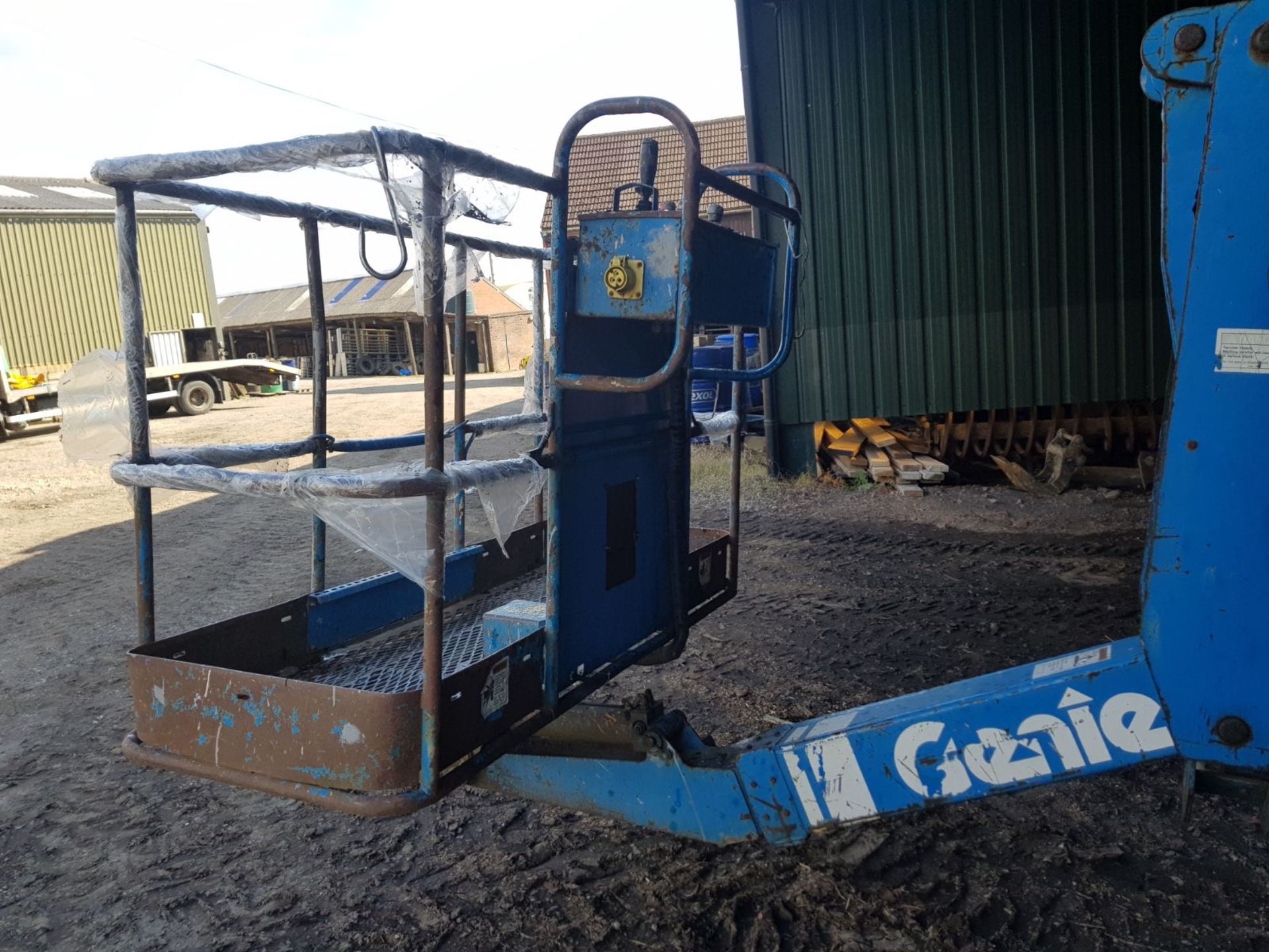 BLUE GENIE BOOM Z45/22 DIESEL CHERRY PICKER *PLUS VAT* - Image 4 of 8