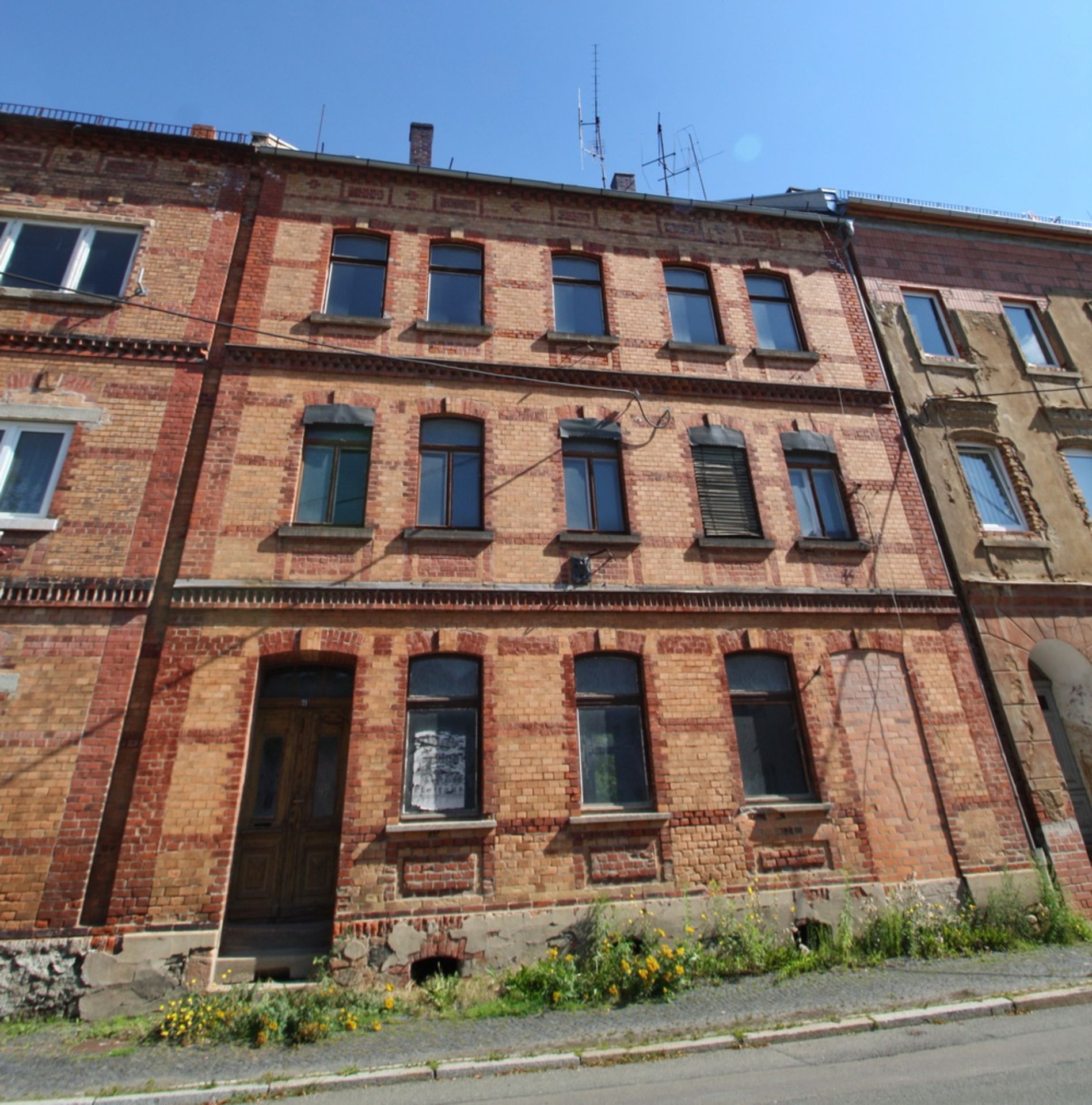 LARGE APARTMENT BLOCK IN GREIZ, GERMANY - Image 42 of 54