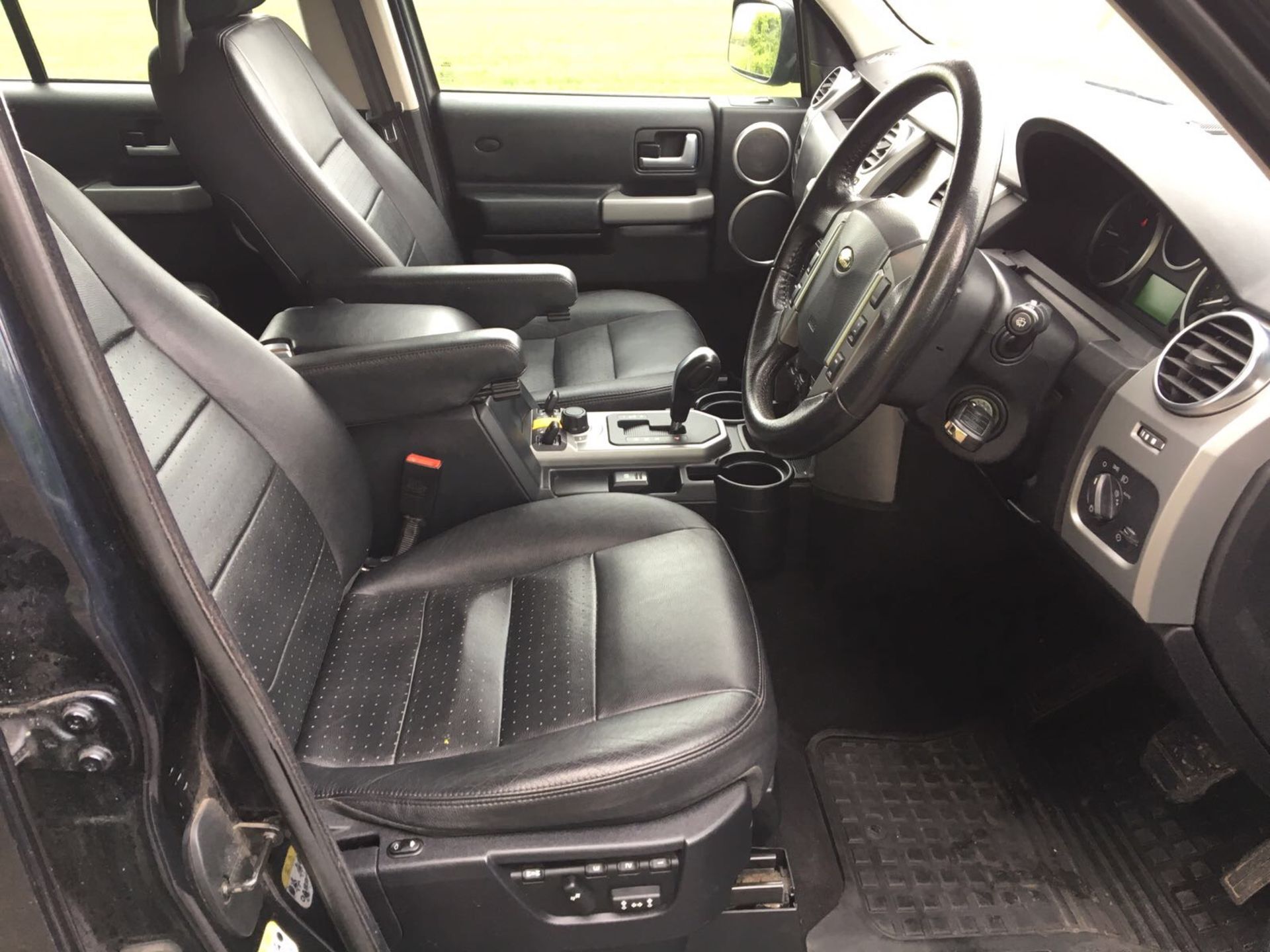 KB - 2007/57 REG LAND ROVER DISCOVERY 3 TDV6 SE AUTOMATIC, SAT NAV, AIR CON, HEATED SEATS ETC   DATE - Image 12 of 16