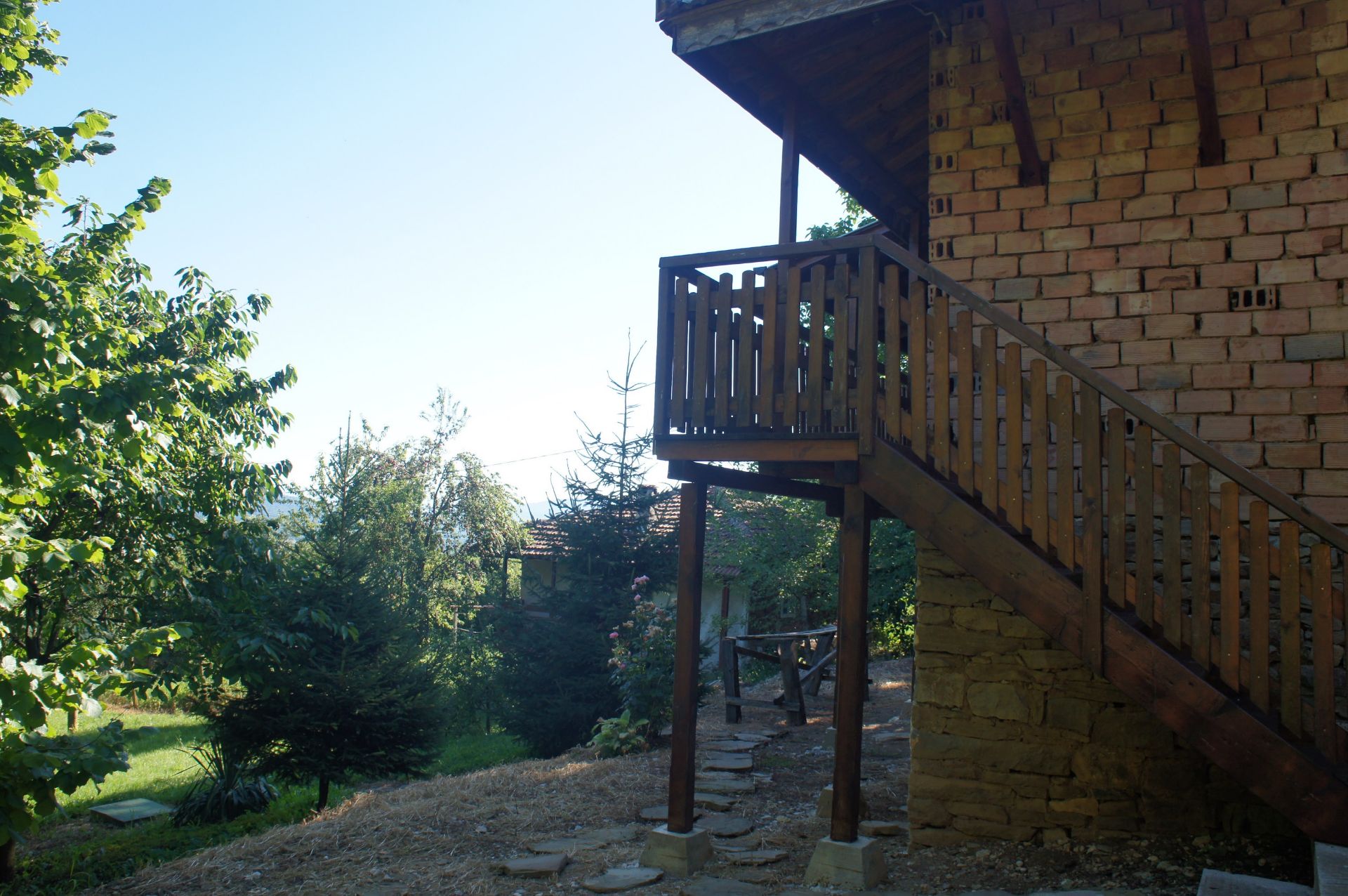 FABULOUS freehold home and land in Bulgaria, ONLY 10 minfrom Lovech! - Image 10 of 32