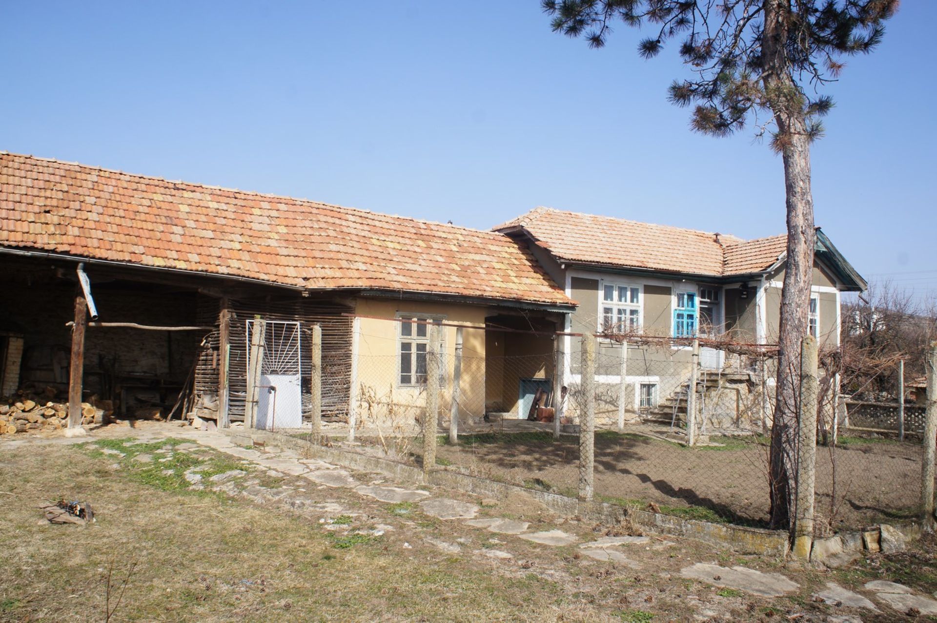 Huge freehold home and land in Bulgaria - near to Alexander Stambolisky dam and Waterfalls! - Image 8 of 41