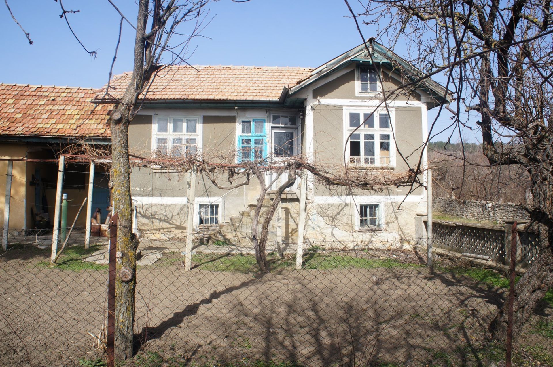 Huge freehold home and land in Bulgaria - near to Alexander Stambolisky dam and Waterfalls! - Image 11 of 41