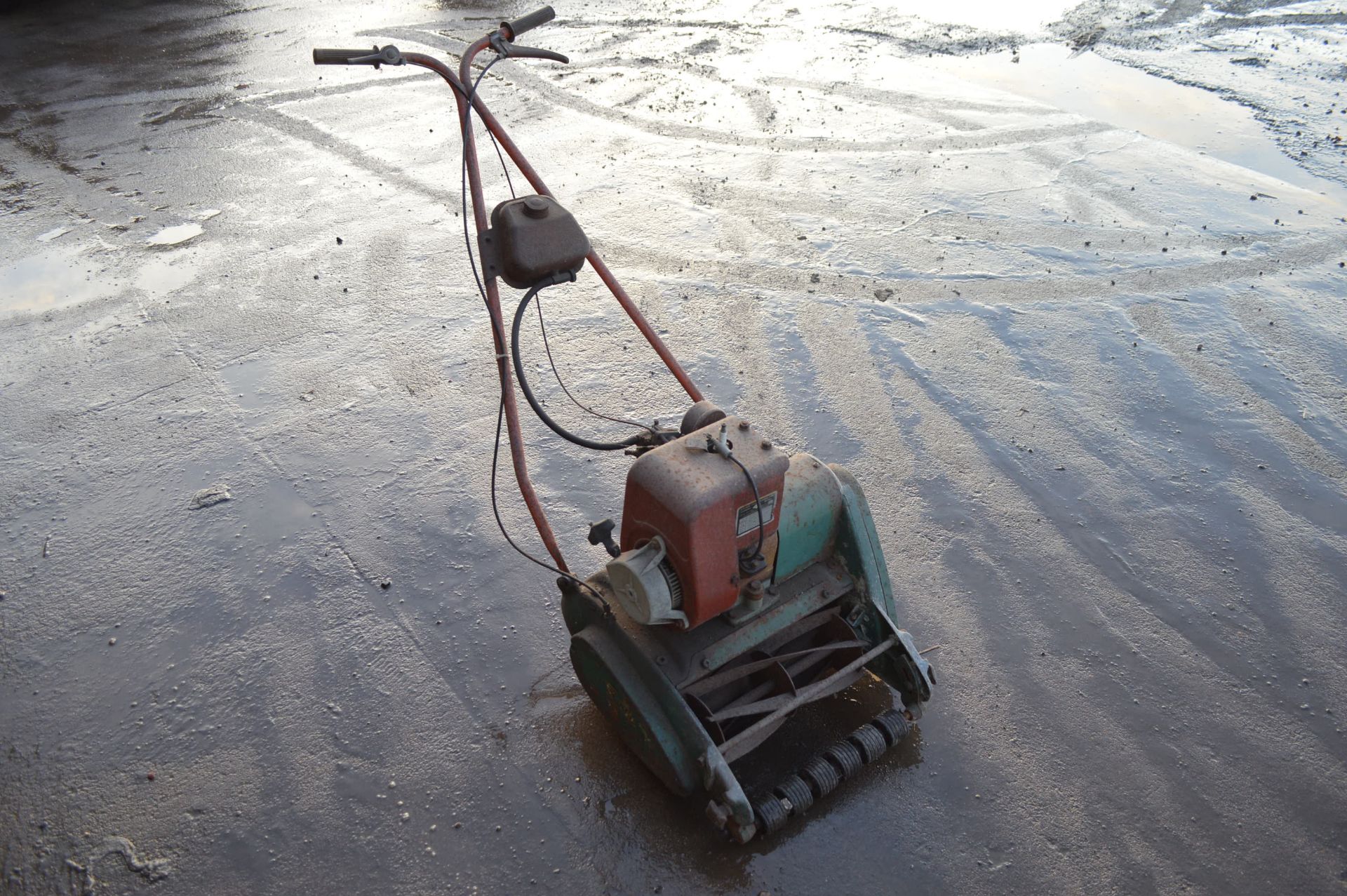 SIF HAND PUSH LAWN MOWER *NO VAT*   PULL START UNTESTED    COLLECTION / VIEWING FROM MARKHAM MOOR,