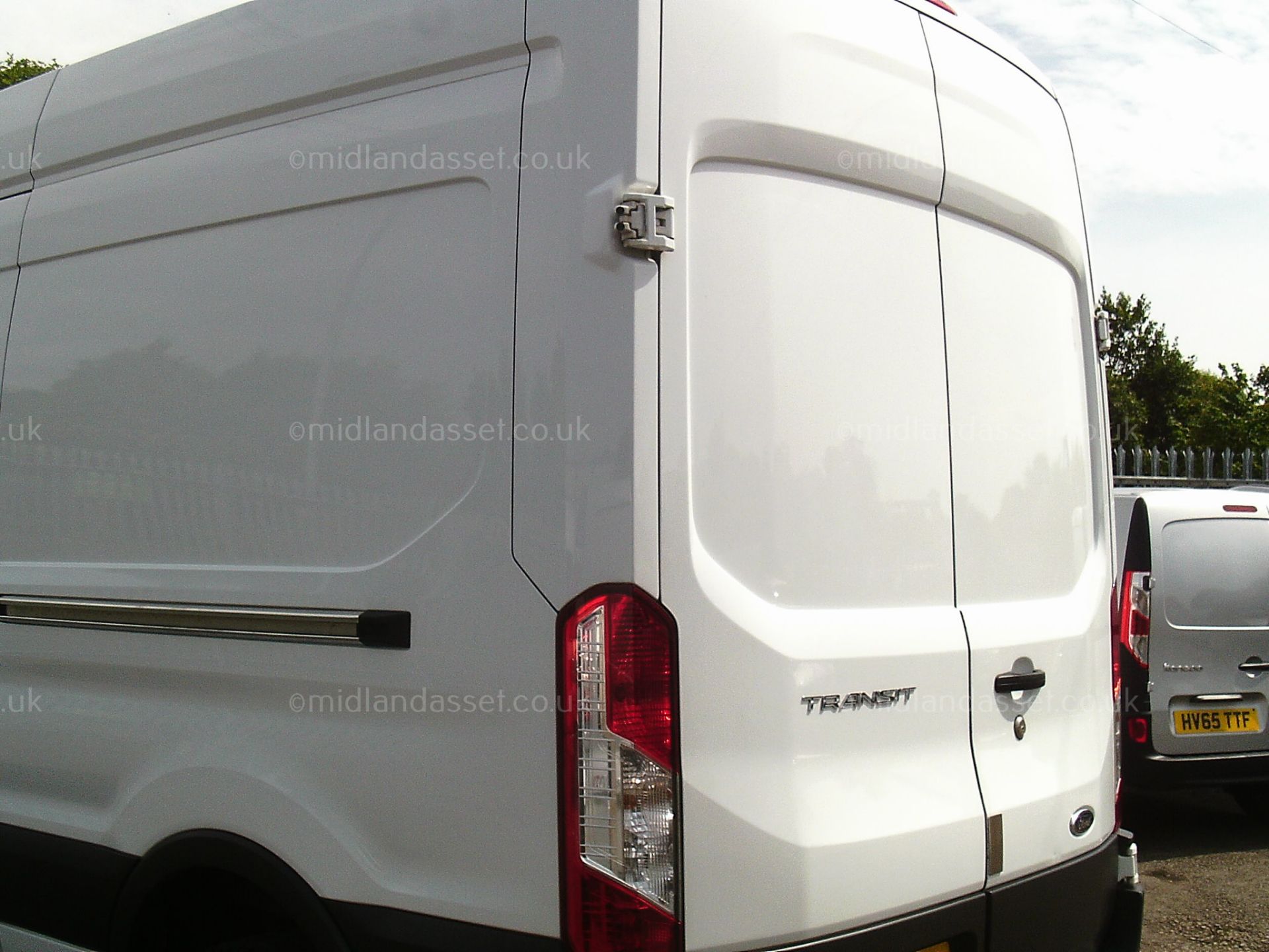 2015/15 REG FORD TRANSIT 350 125 LWB HI-ROOF PANEL VAN ONE OWNER - Image 5 of 11