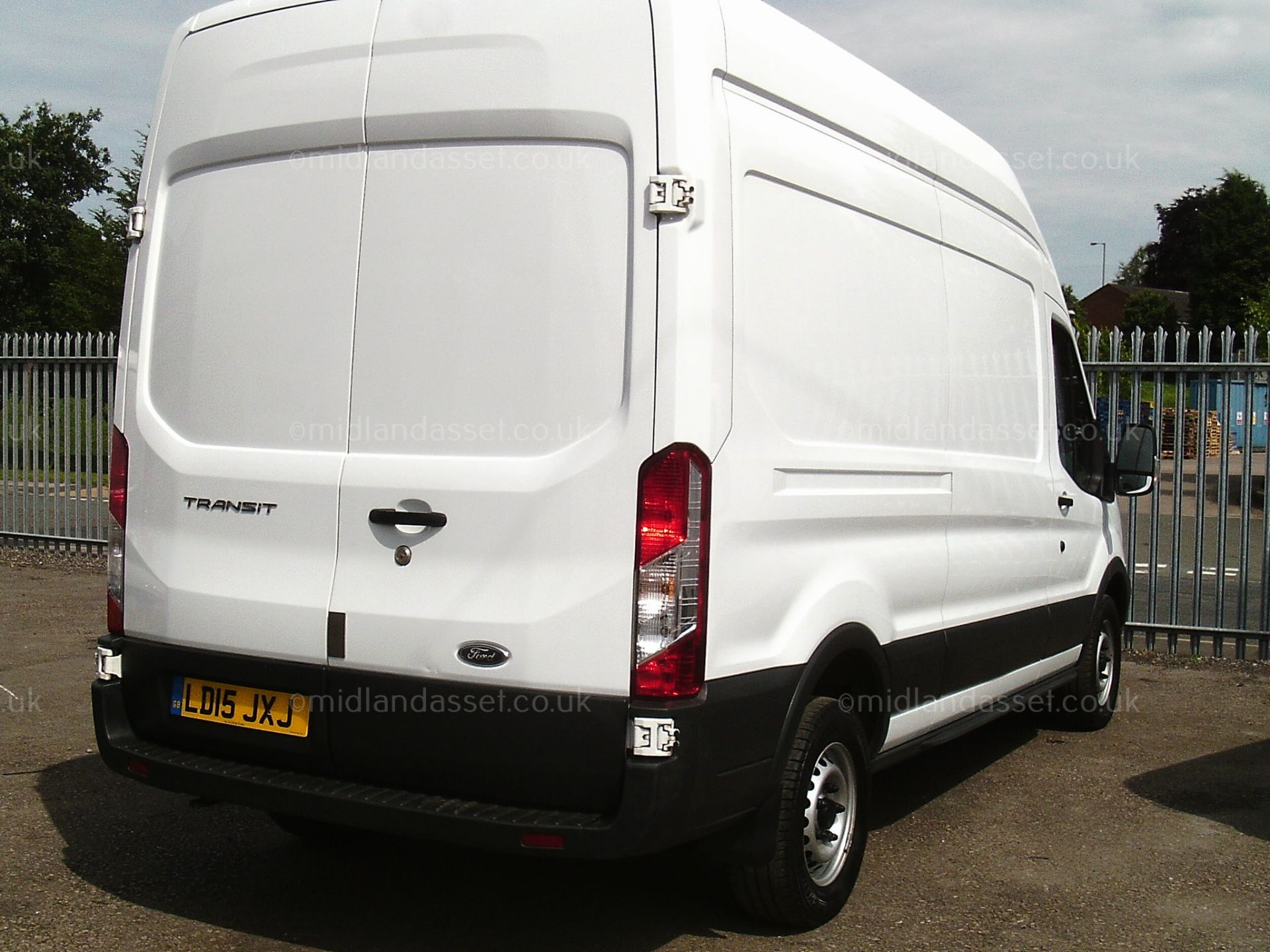 2015/15 REG FORD TRANSIT 350 125 LWB HI-ROOF PANEL VAN ONE OWNER - Image 6 of 11