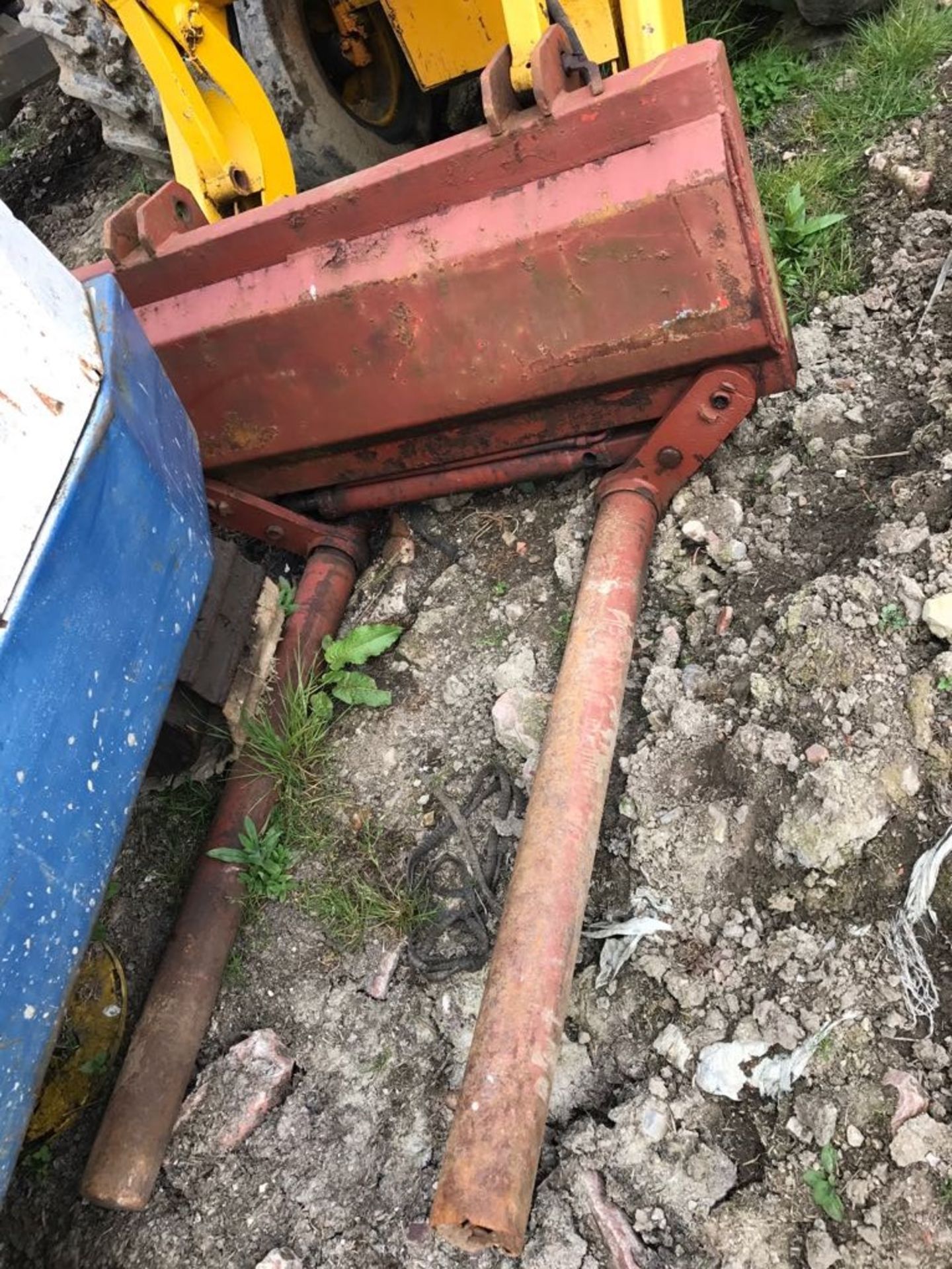 MASSEY FERGUSON 50H TRACTOR WITH BALE SQUEEZE ATTACHMENT *PLUS VAT* - Image 5 of 6